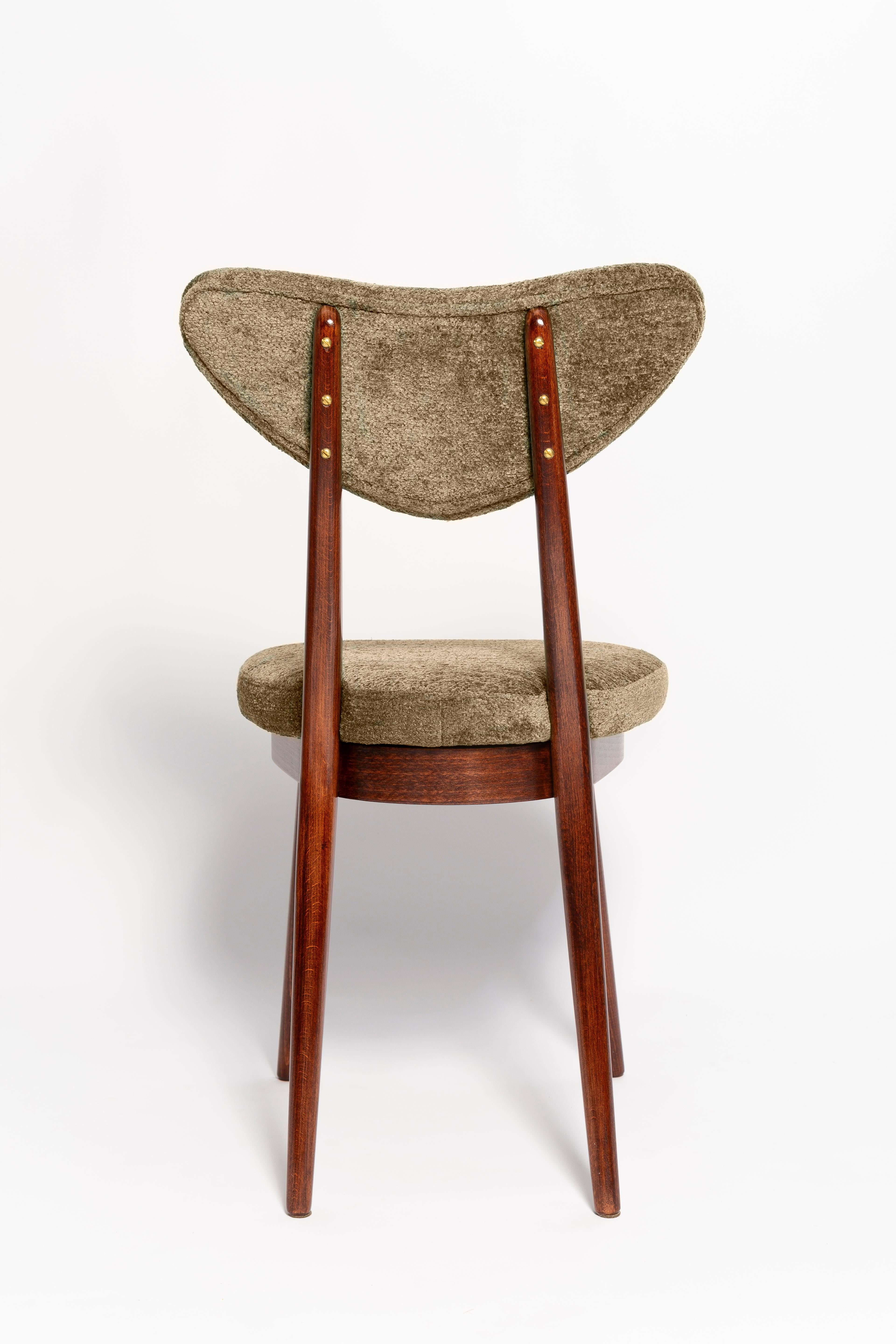 Mid Century Vintage Olive Green Heart Velvet Chair, Europe, 1960s In Excellent Condition For Sale In 05-080 Hornowek, PL