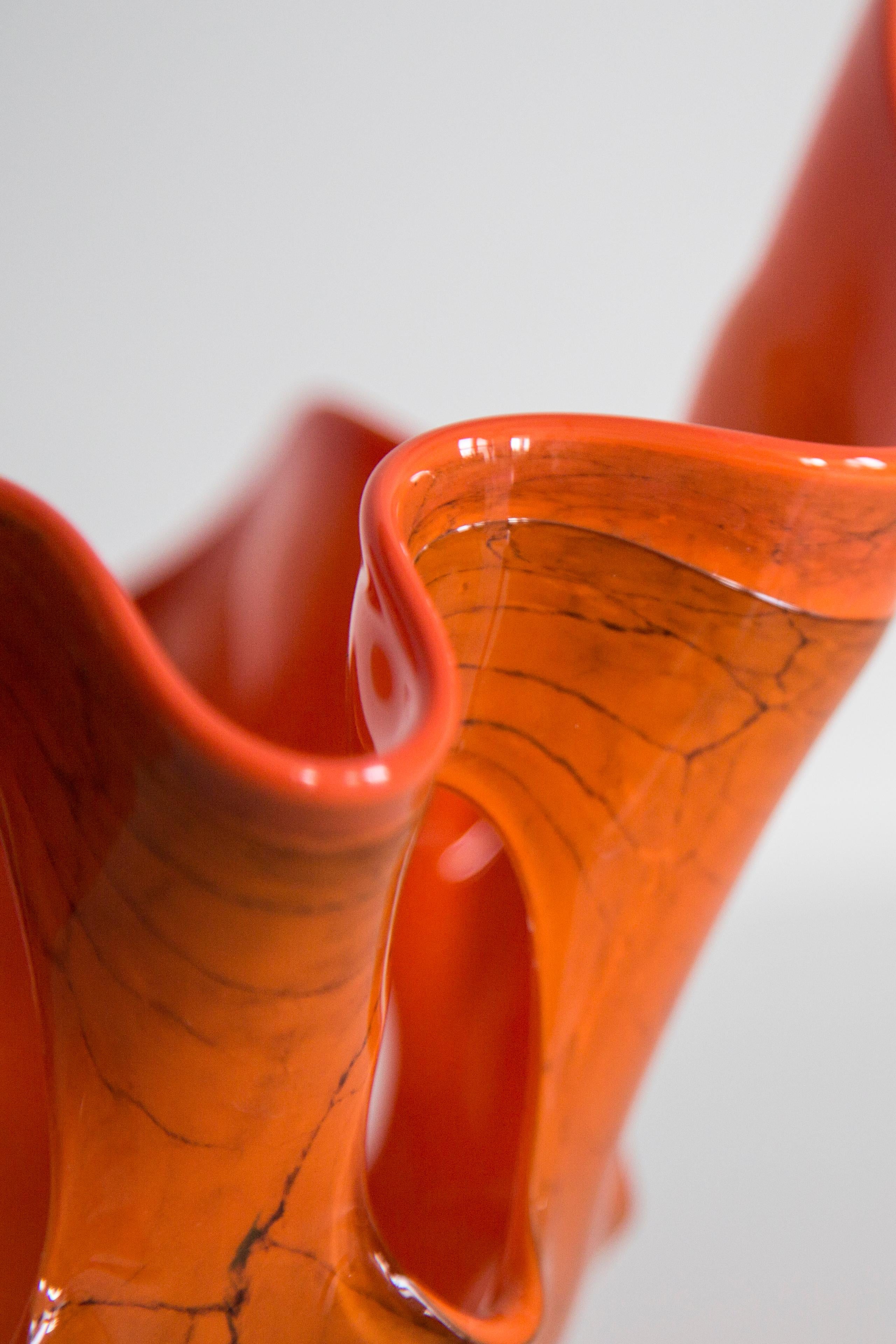 Vaso di vetro artistico arancione vintage di metà secolo, Europa, anni '70 in vendita 4