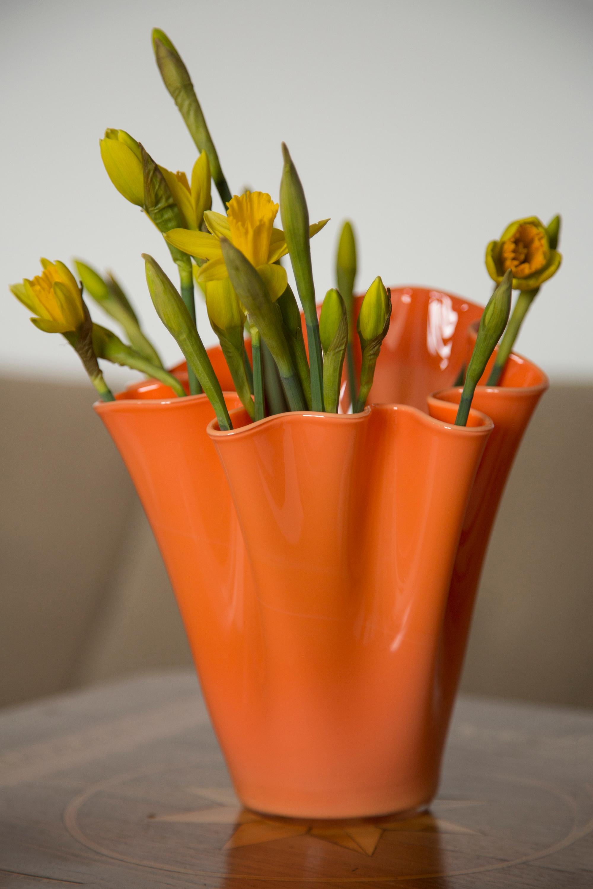 Orange Frill-Vase aus der Mitte des Jahrhunderts, Italien, 1960er Jahre (20. Jahrhundert) im Angebot