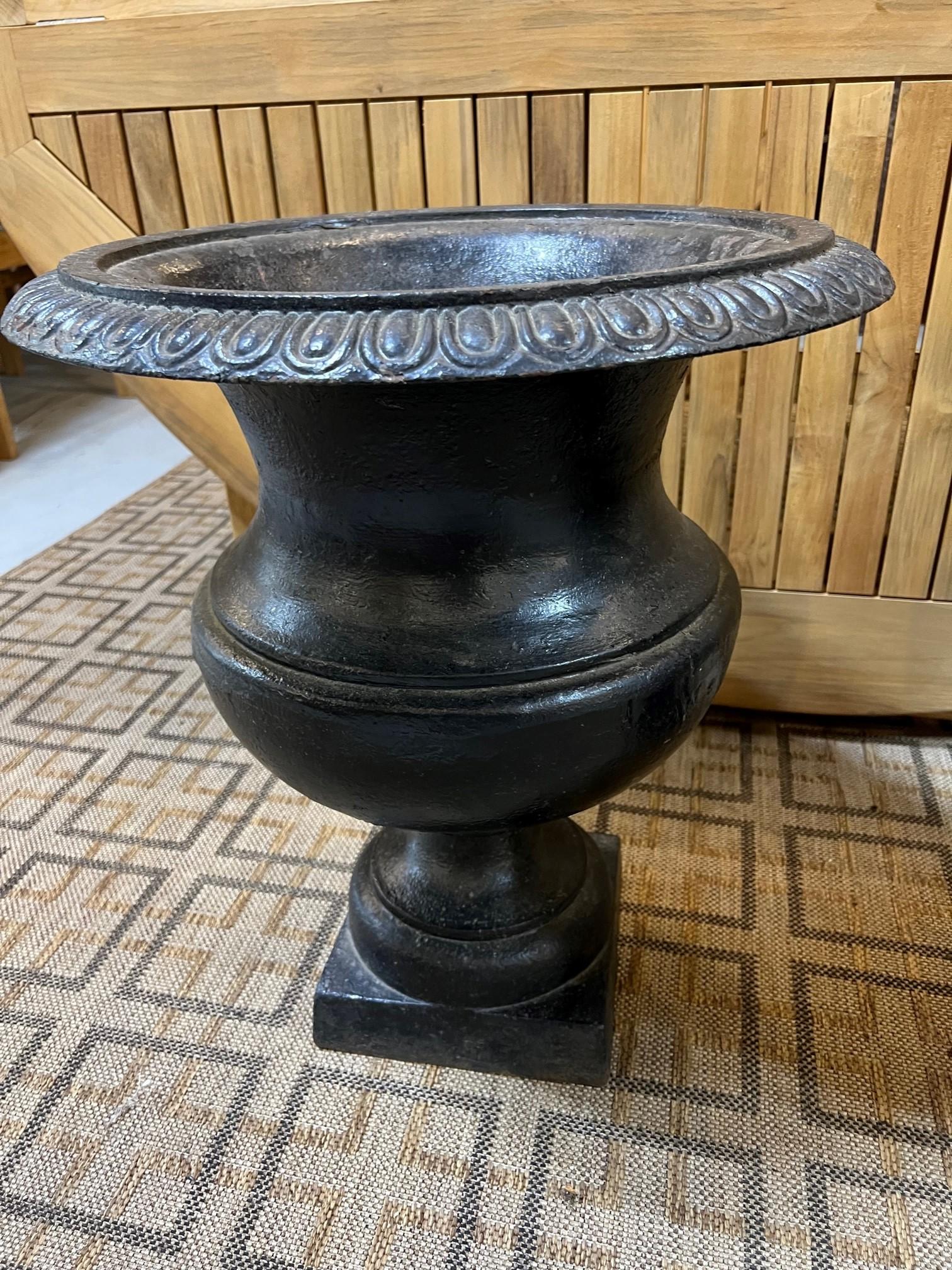 Mid Century Vintage Pair of Cast Iron Garden Urns Black Finish 4