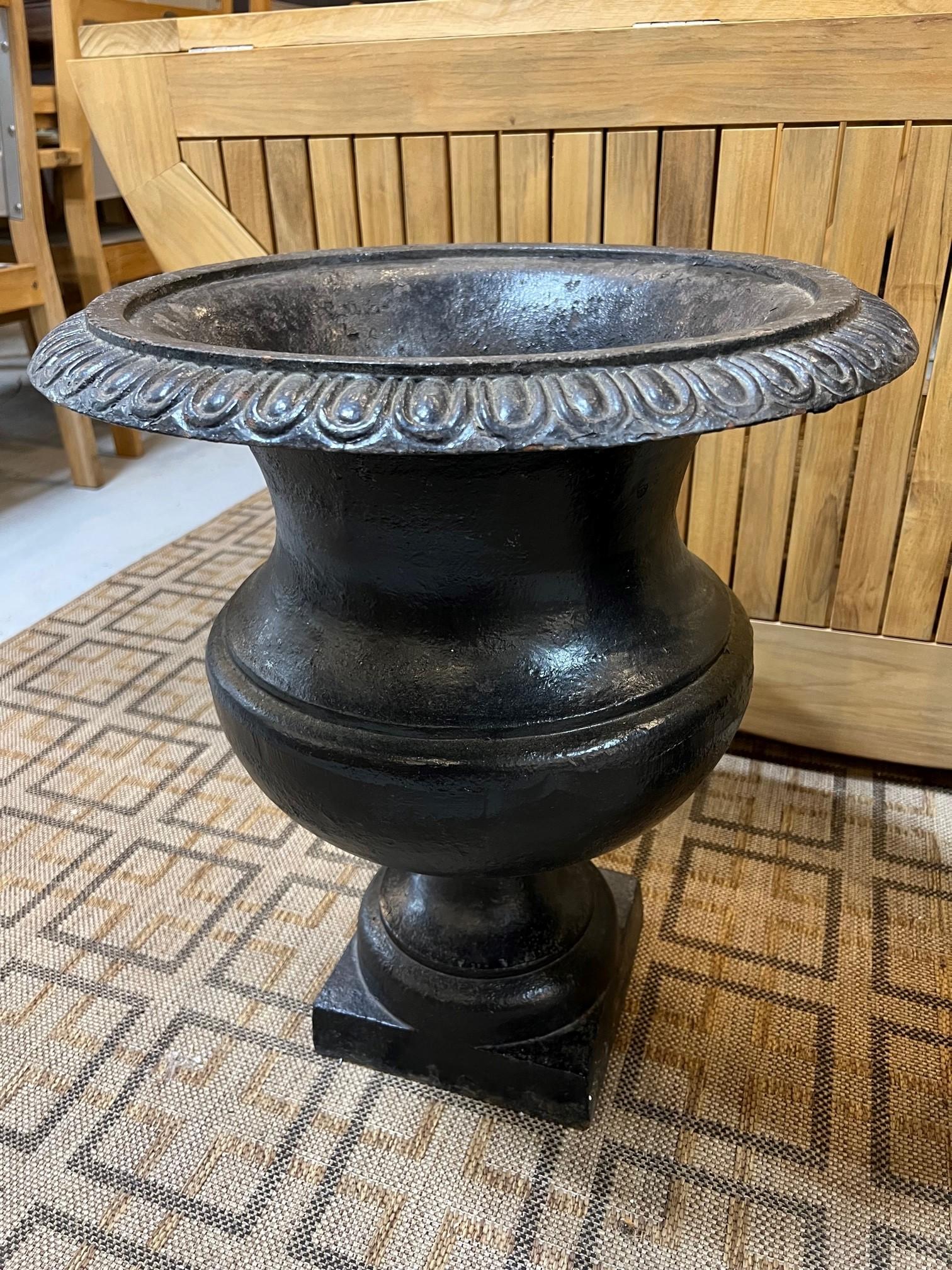 Mid Century Vintage Pair of Cast Iron Garden Urns Black Finish 1