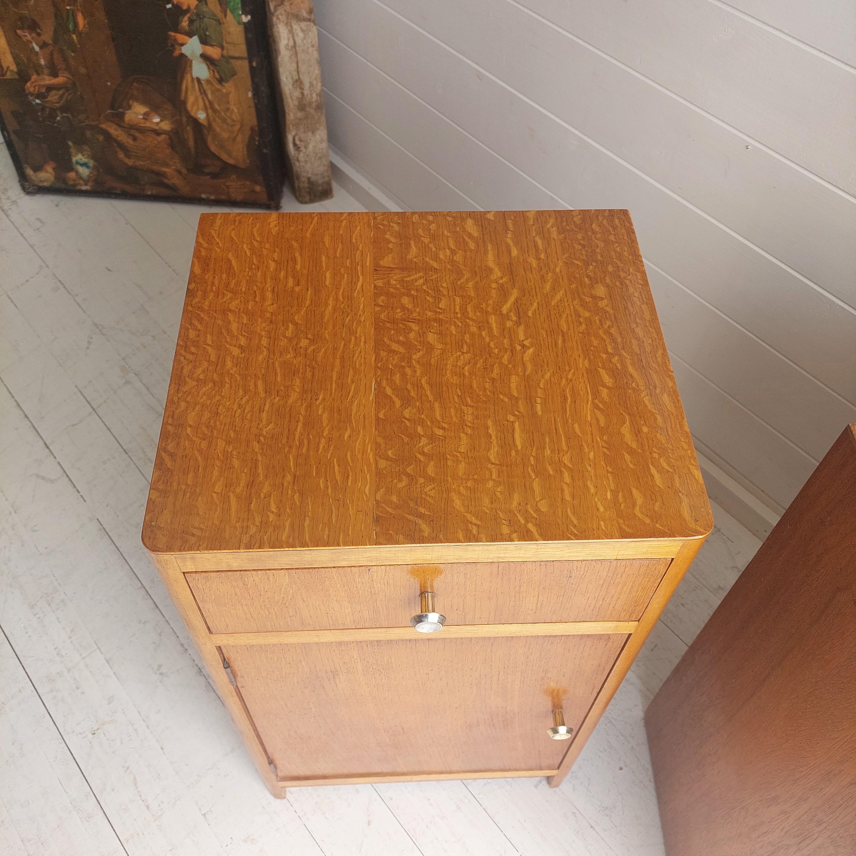 Mid Century Vintage Pair of oak Bedside Cabinets 50s 6