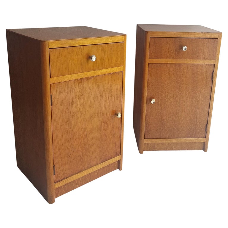 Mid Century Vintage Pair of oak Bedside 50s For Sale at 1stDibs