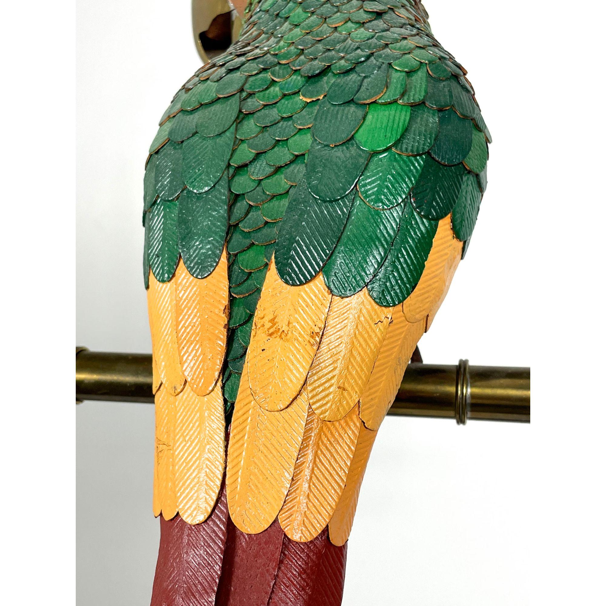 Escultura de loro vintage de mediados de siglo en cuero y latón de estilo busto siglo XX