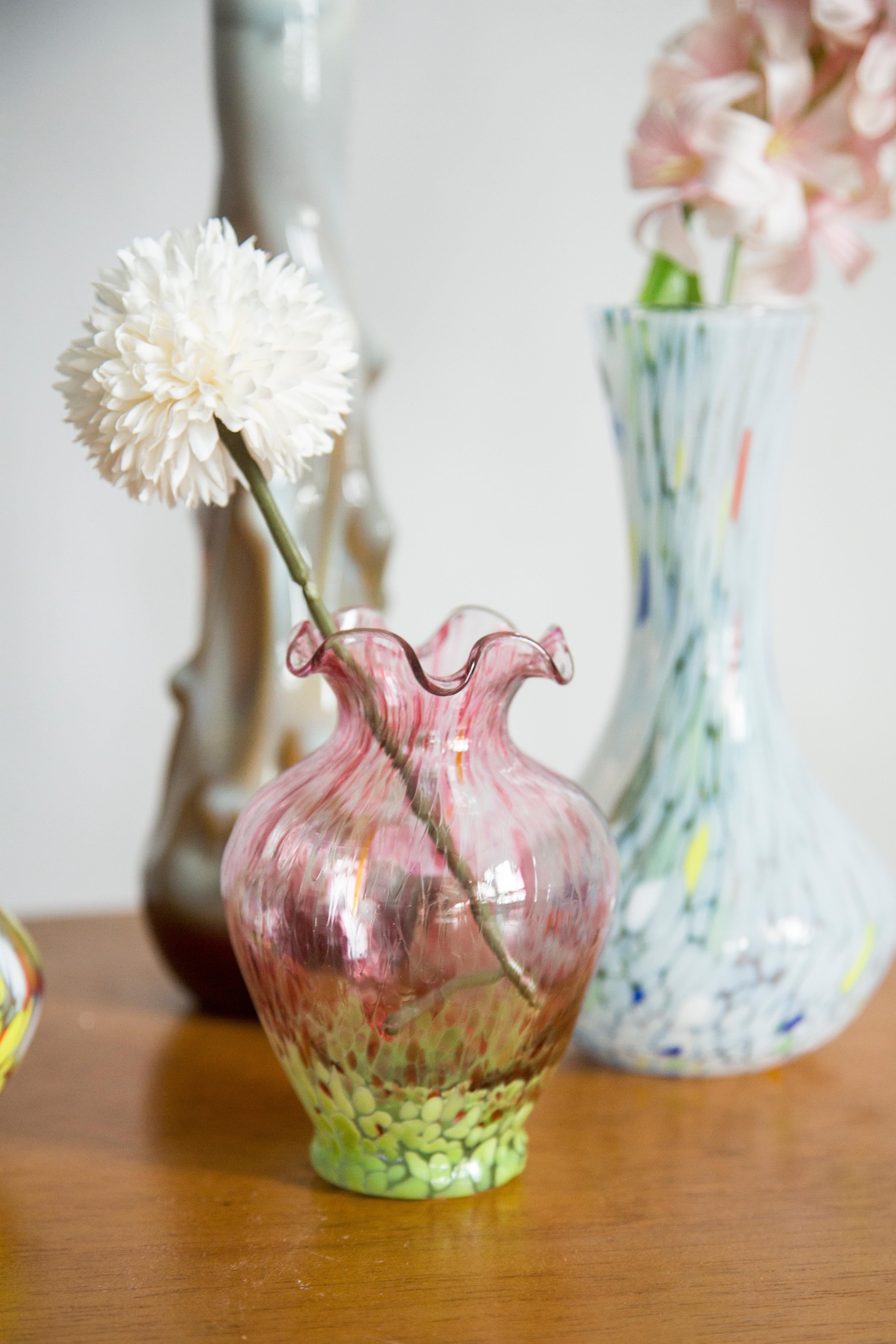Mid-Century Modern Mid Century Vintage Pink and Green Small Murano Vase, Italy, 1960s For Sale