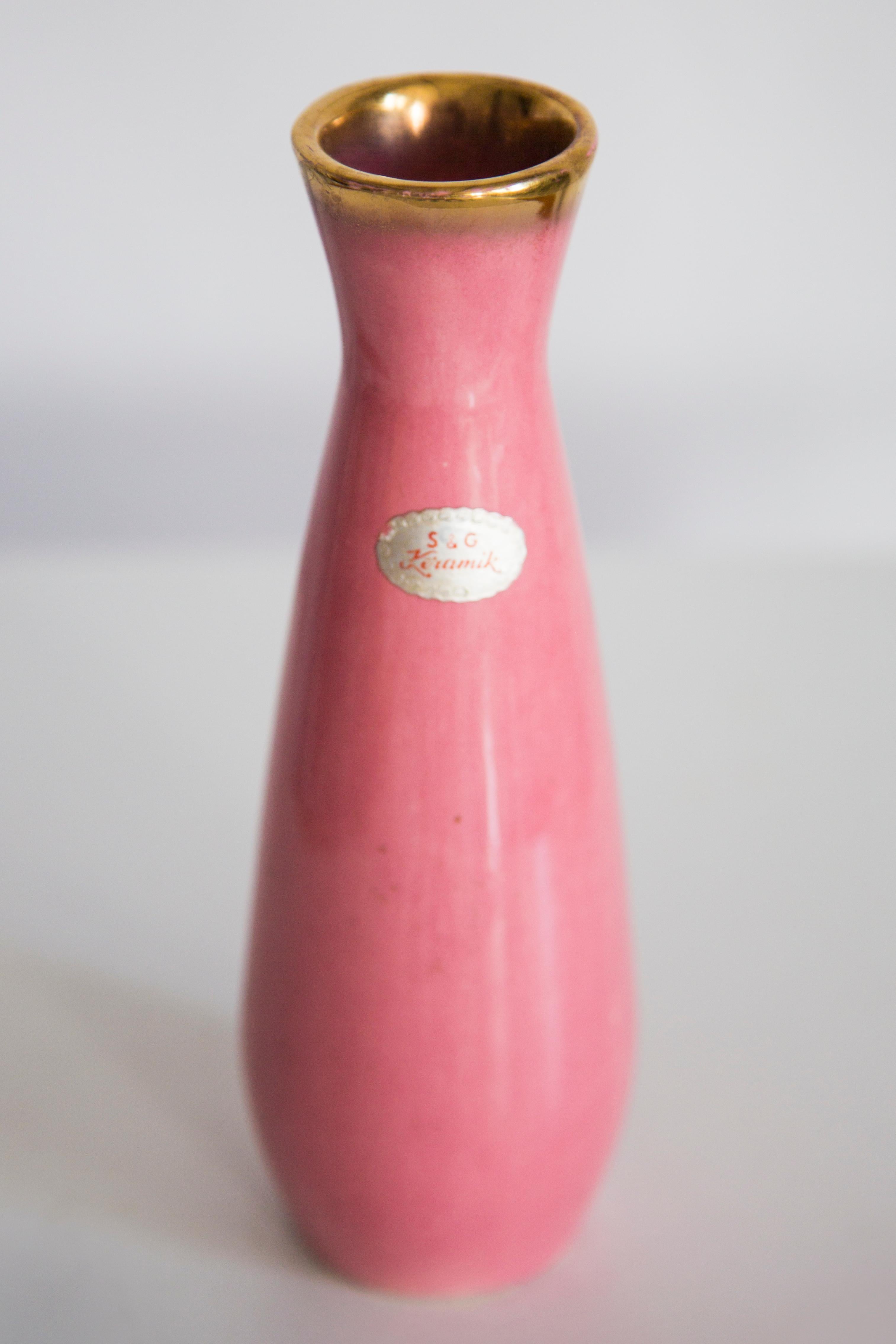 Vaso decorativo in porcellana rosa di metà secolo, Europa, anni '60 in vendita 3