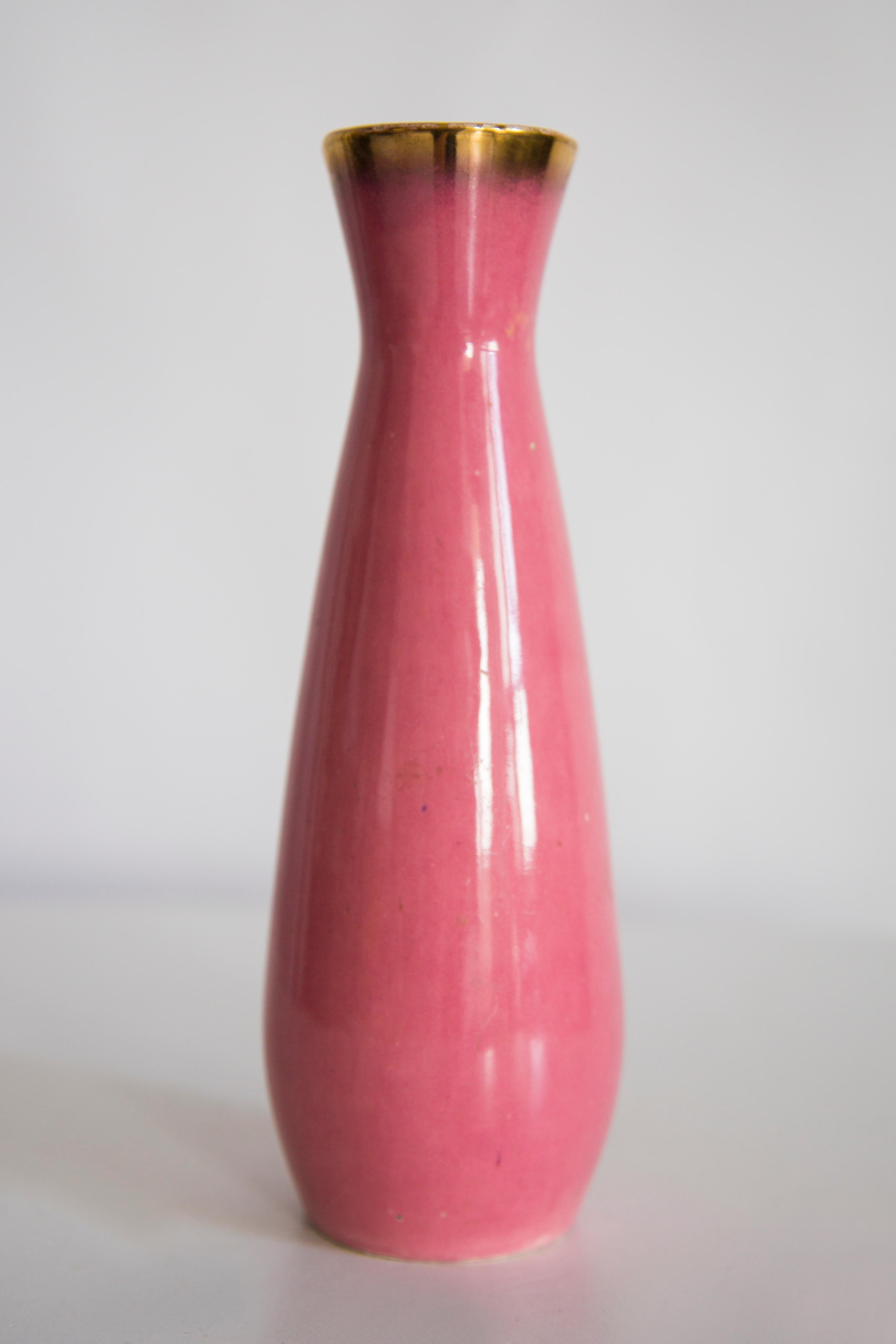Vaso decorativo in porcellana rosa di metà secolo, Europa, anni '60 in vendita 4