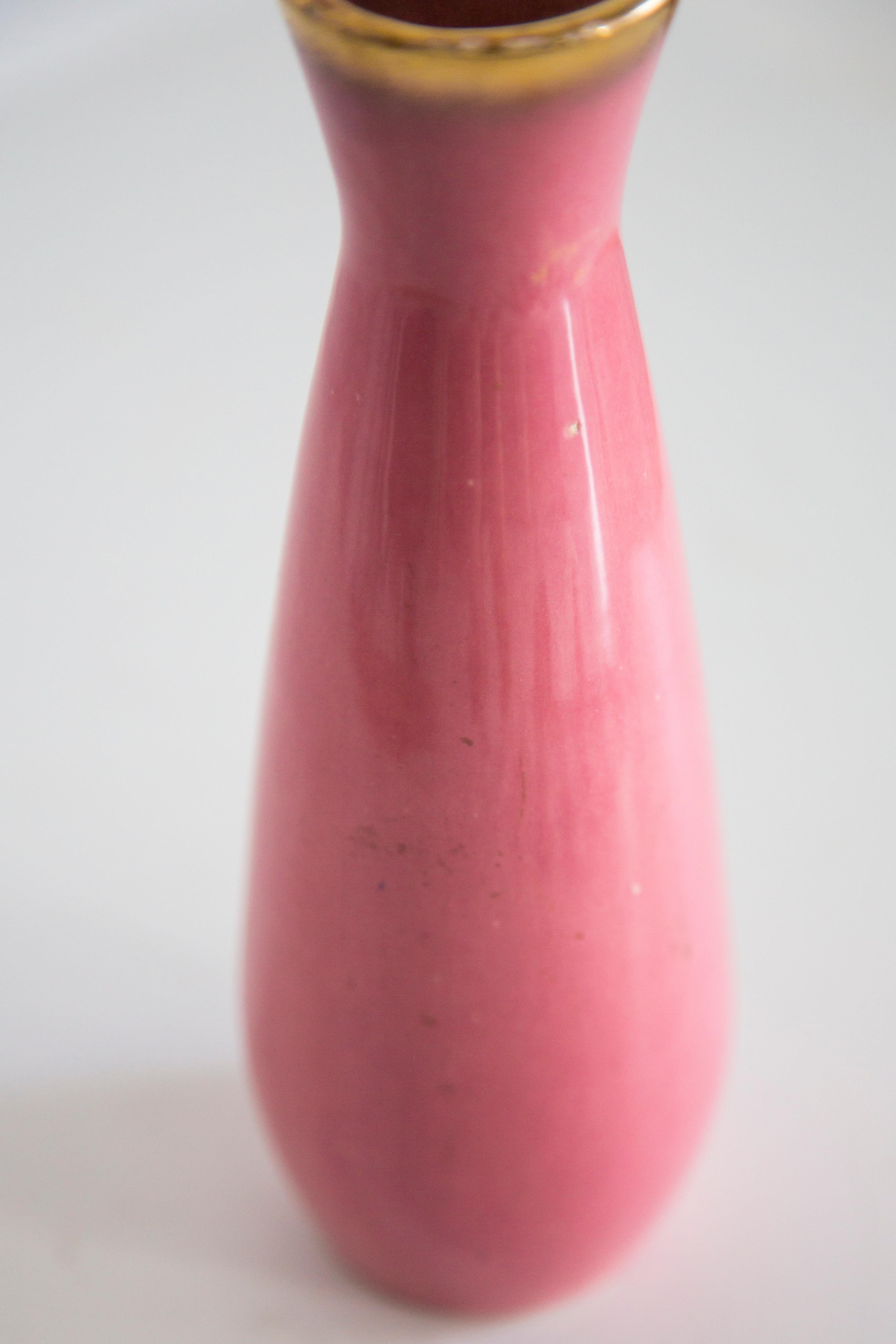 Vaso decorativo in porcellana rosa di metà secolo, Europa, anni '60 in vendita 7