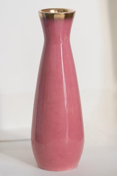 Vaso decorativo in porcellana rosa di metà secolo, Europa, anni '60