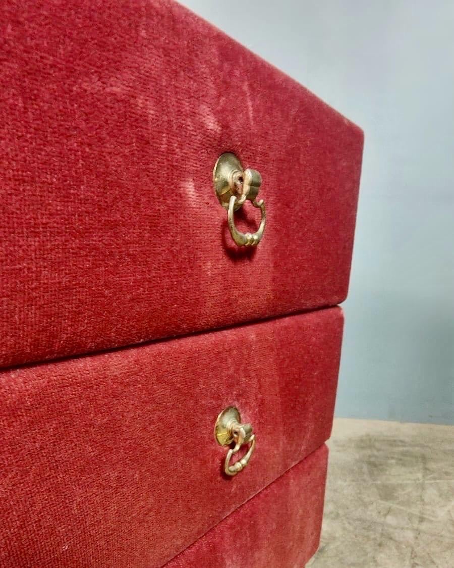 Mid Century Vintage Pink Velvet Bedside Tables With Glass Tops Retro MCM In Excellent Condition In Cambridge, GB