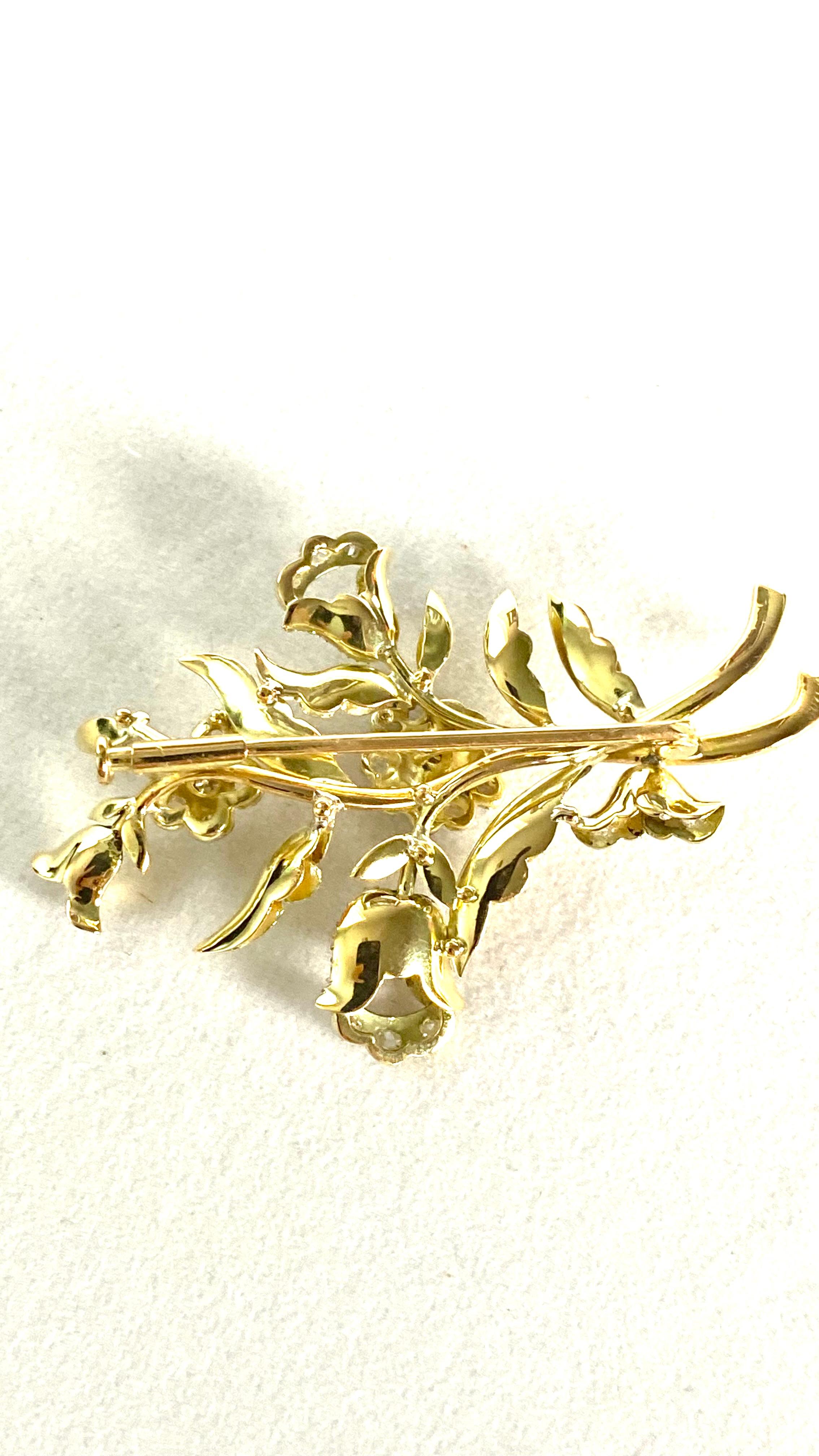 Mid-Century Vintage Platinum and 18k Yellow Gold Diamond Brooch 2.25 Inch Long For Sale 1