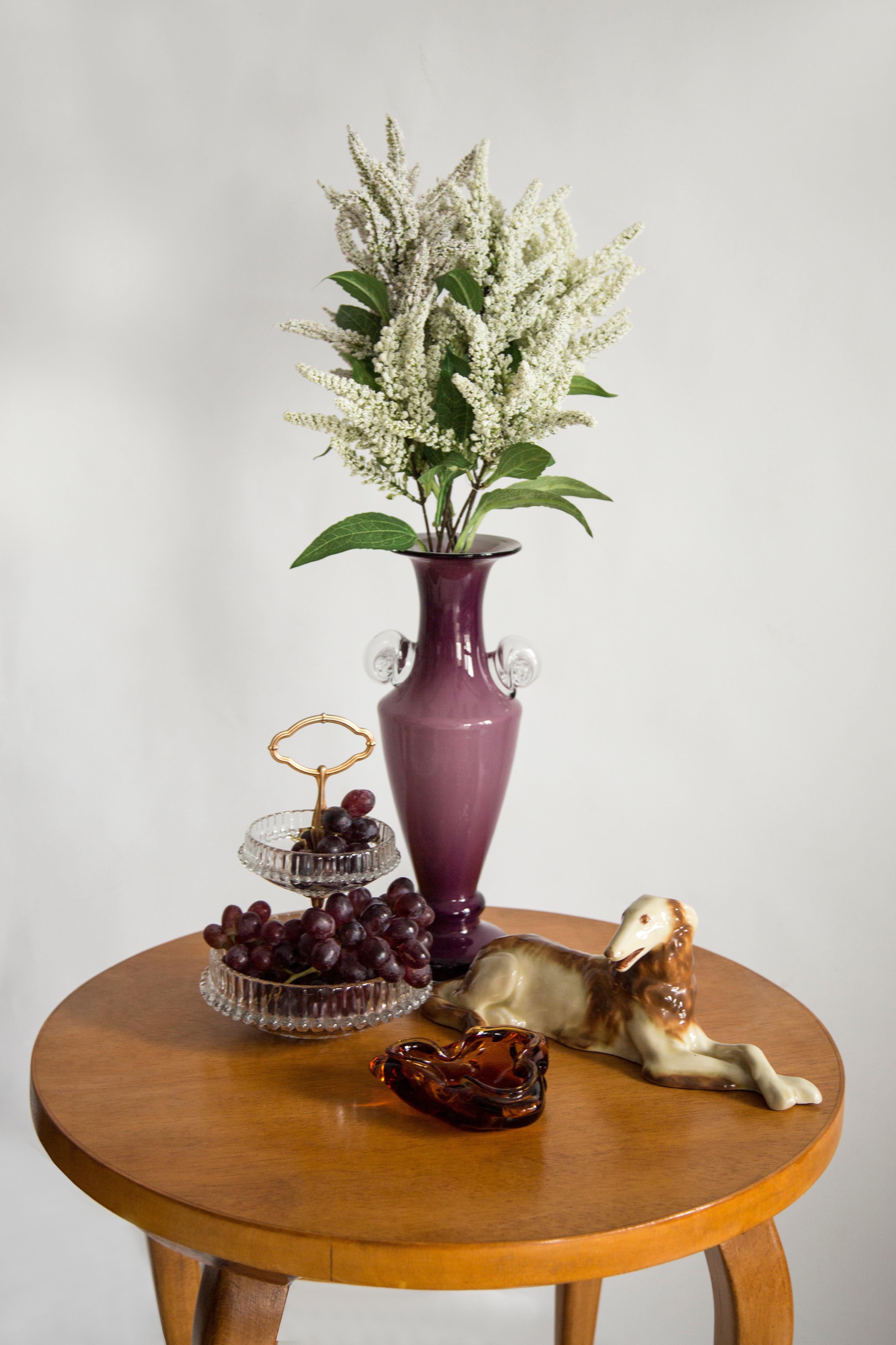 Verre vintage en très bon état. Le vase semble avoir été sorti de sa boîte. Quelques lettres peintes sur le vase - comme sur les photos. 
Pas d'accrocs, de défauts, etc. Une seule pièce unique. 



.