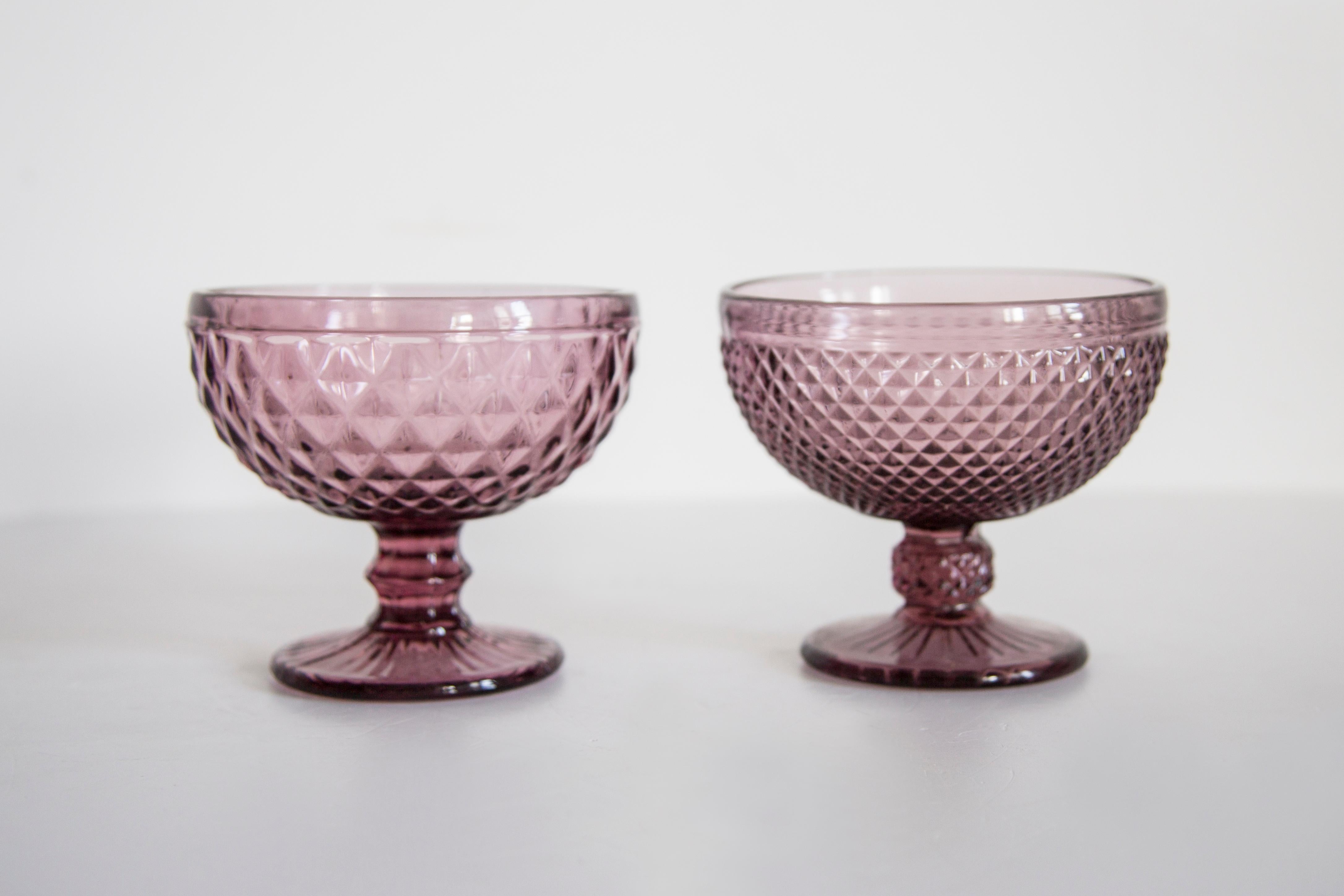 Vintage glass in amazing shape. Highly decorative piece. The sugar bowl looks very good on every style table. Very good original vintage condition. 
Any damages or chip.

Only one unique piece. 



