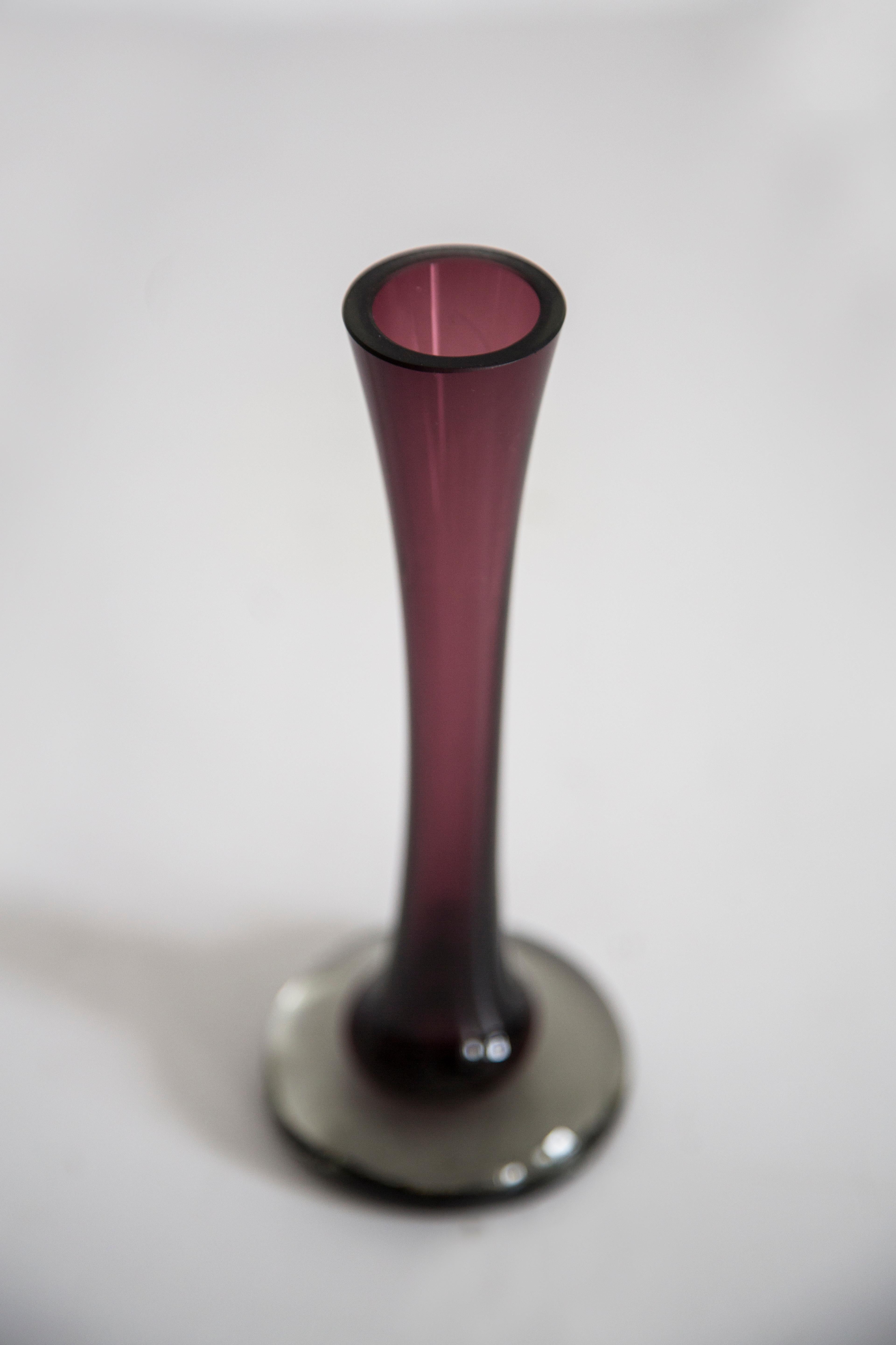 Mid Century Vintage Purple Small Slim Glass Vase, Europe, 1960s For Sale 2