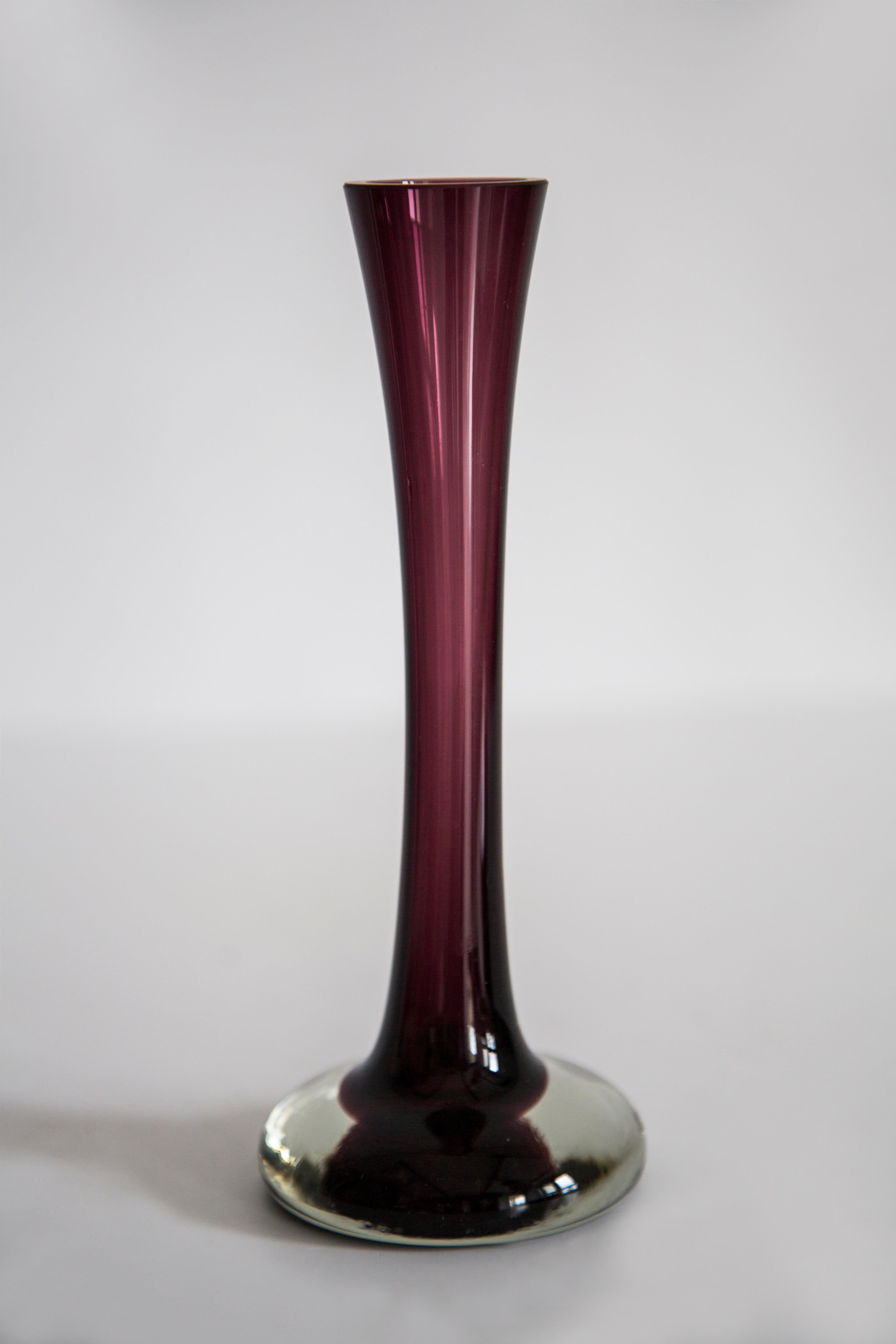 Mid Century Vintage Purple Small Slim Glass Vase, Europe, 1960s For Sale 3