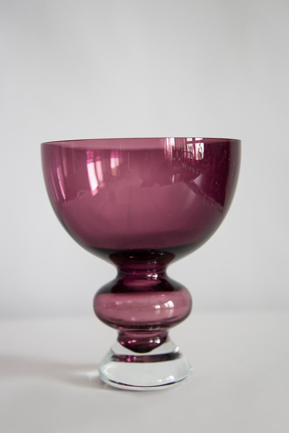 Mid Century Vintage Purple Small Vase, Europe, 1960s In Good Condition For Sale In 05-080 Hornowek, PL