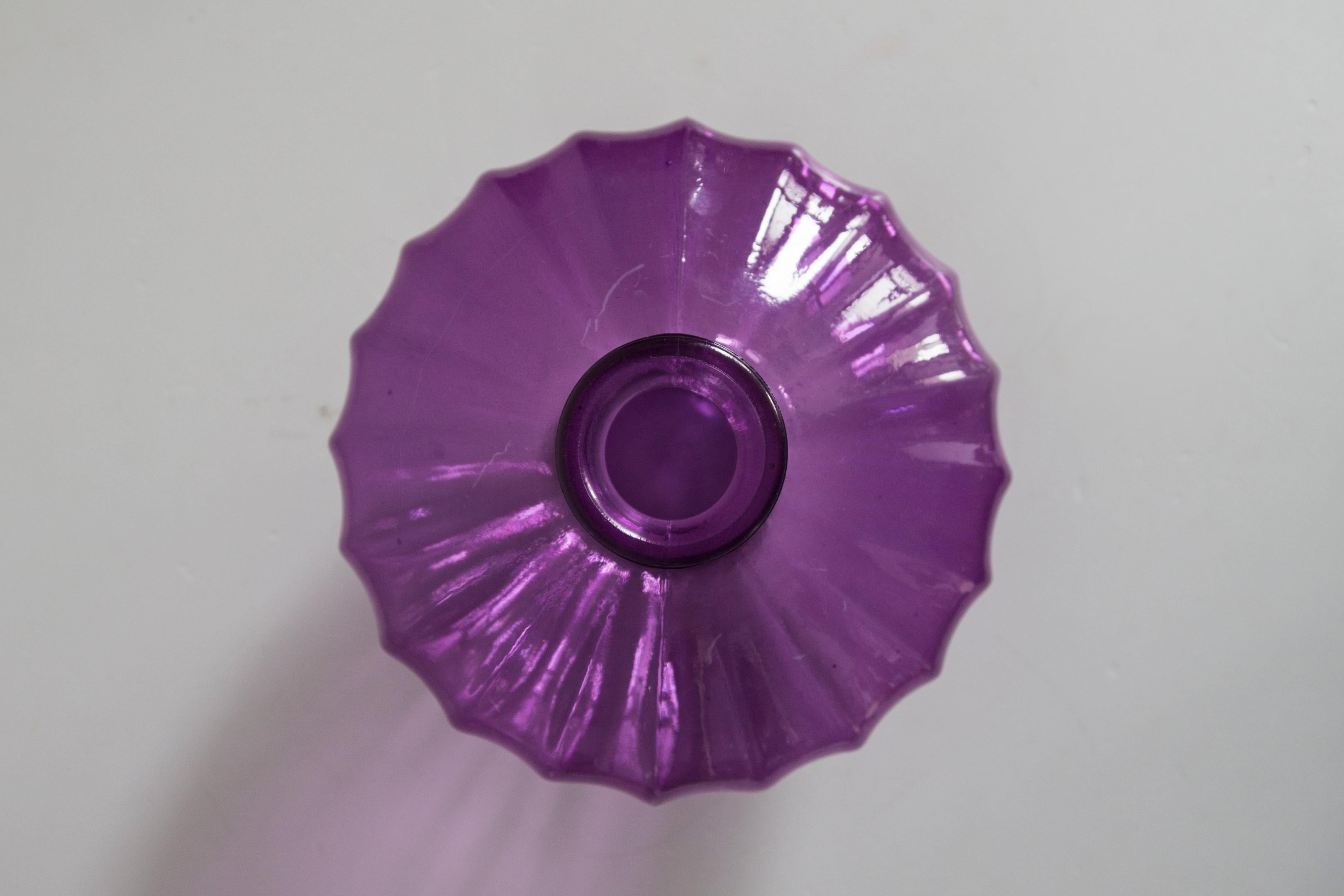 Mid Century Vintage Purple Small Vase, Europe, 1960s In Good Condition In 05-080 Hornowek, PL