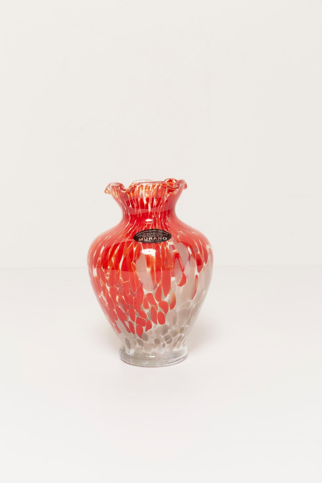 Midcentury Vintage Red and Gray Dots Murano Vase, Italy, 1960s For Sale 1