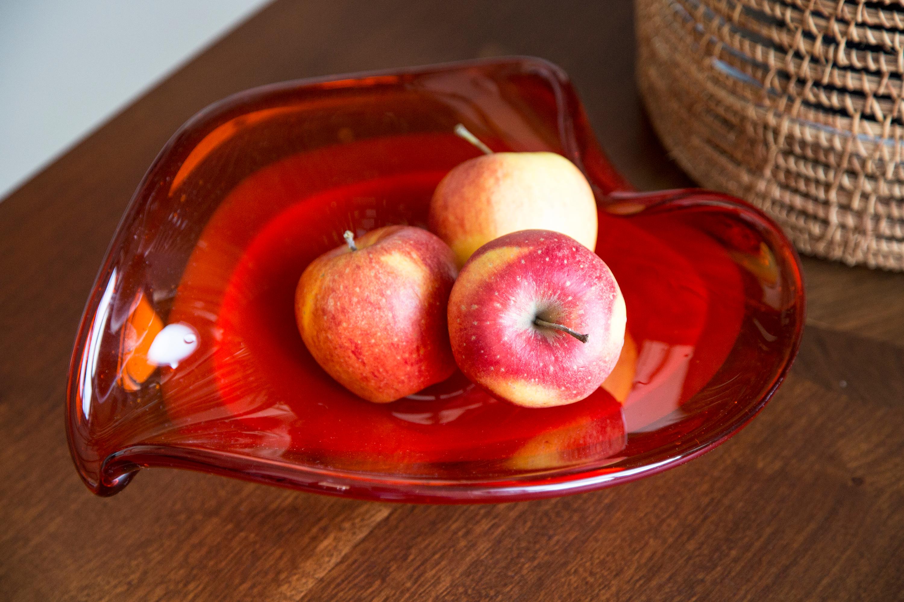 Italian Midcentury Vintage Red and Orange Decorative Crystal Glass Plate, Italy, 1960s For Sale