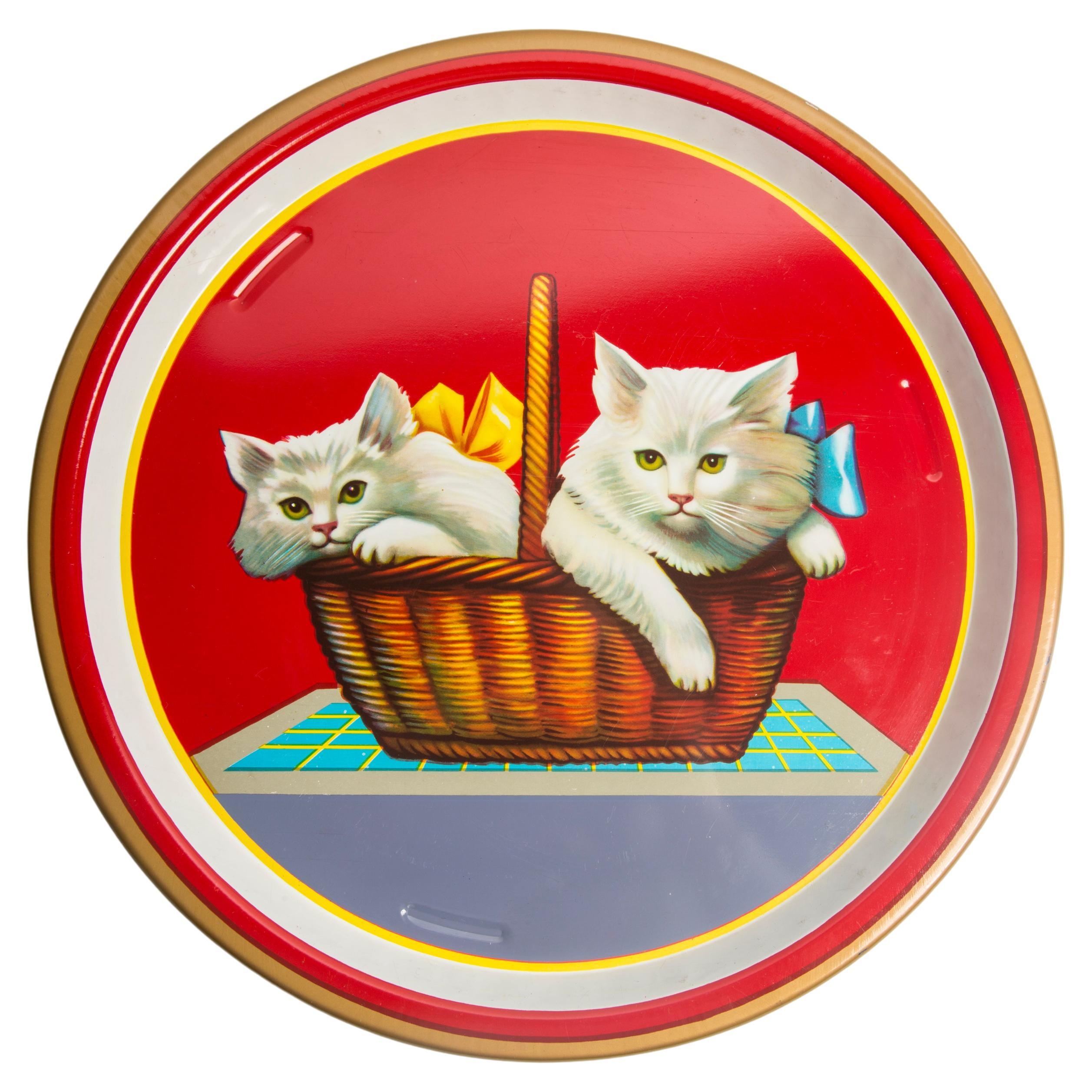 Assiette décorative en métal rouge représentant des chats, Pologne, années 1960