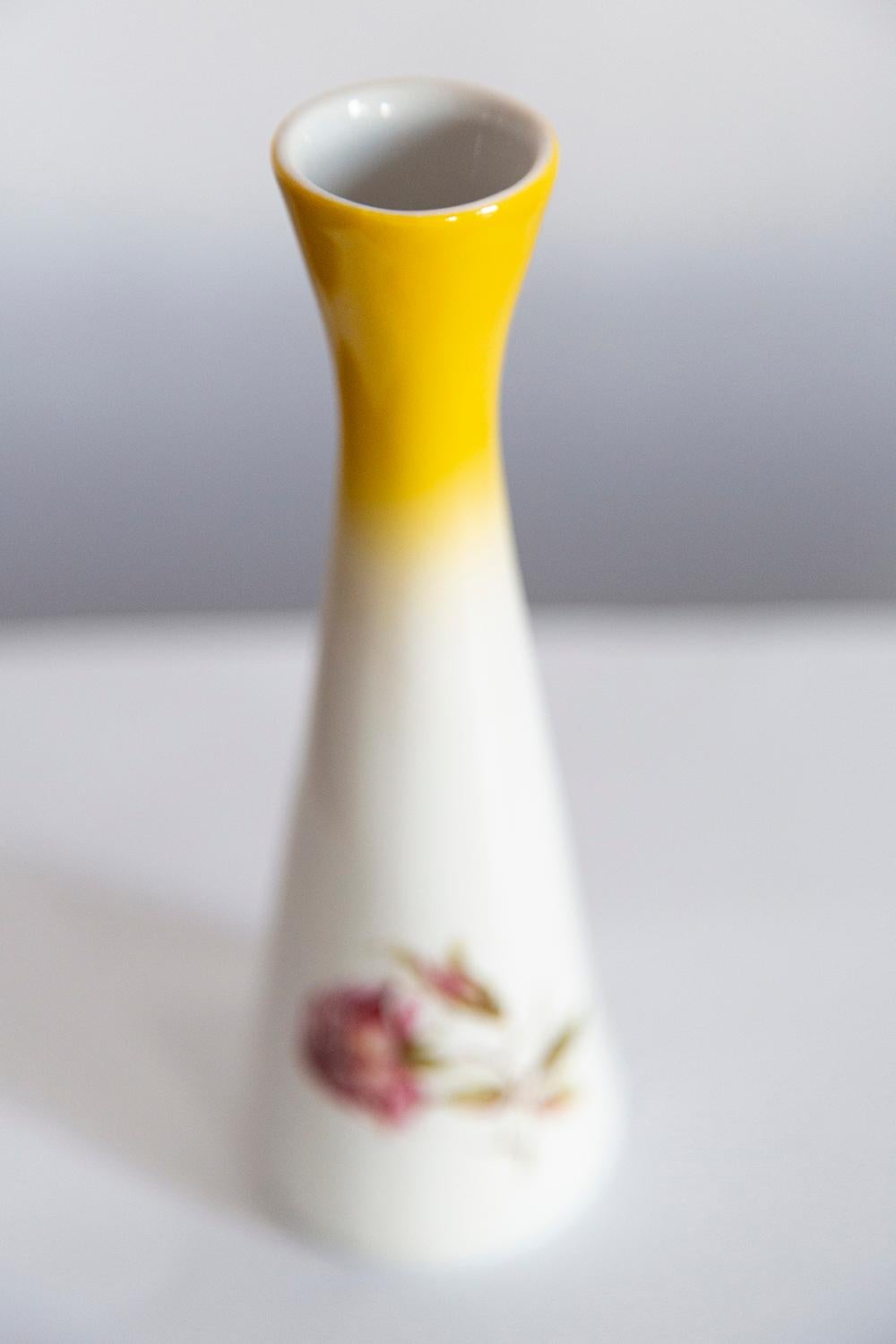 Mid Century Vintage Rose Small Porcelain Ceramic Vase, Europe, 1960s For Sale 3