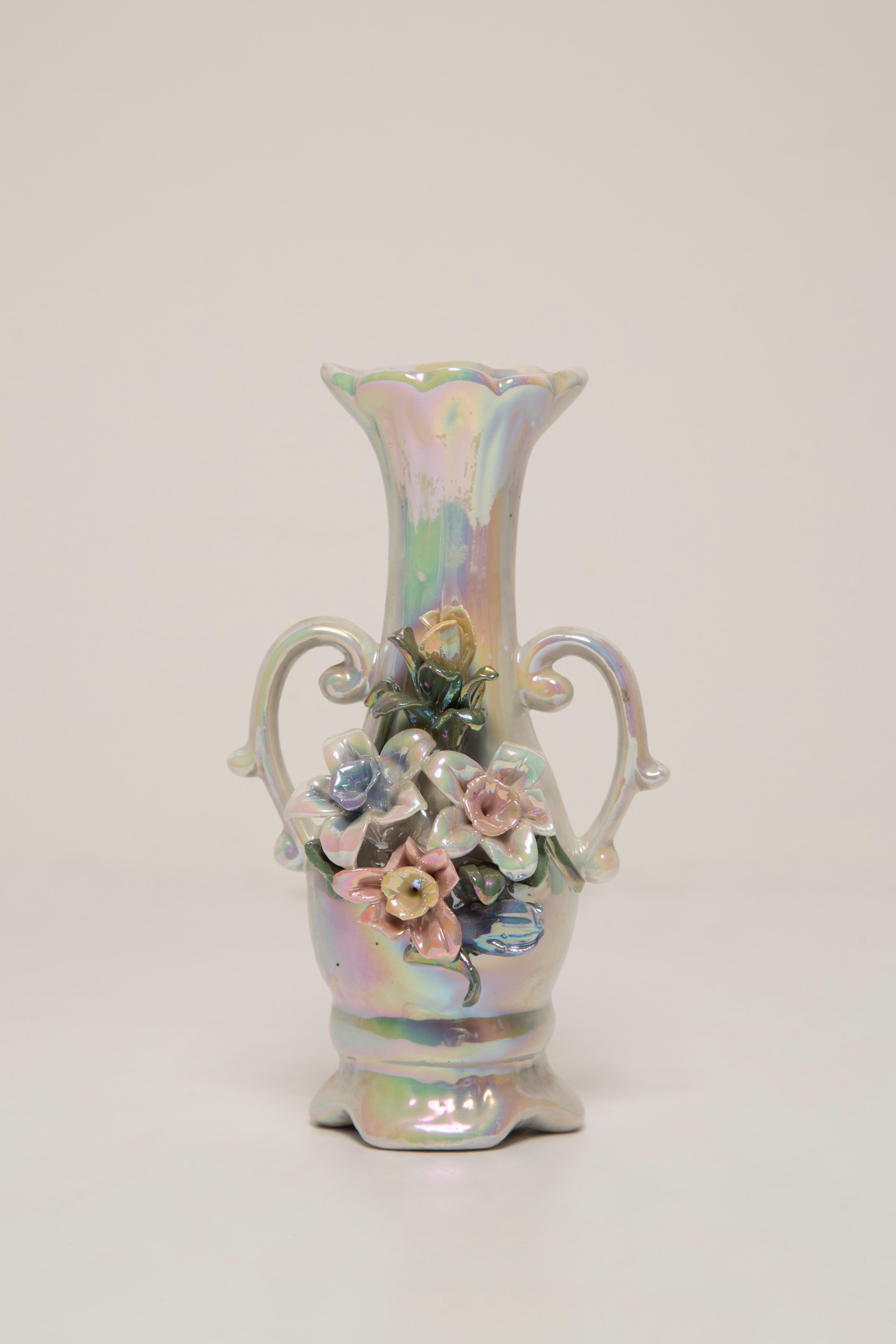 Midcentury Vintage Roses Small Porcelain Glossy Vase, Italy, 1960s In Good Condition For Sale In 05-080 Hornowek, PL