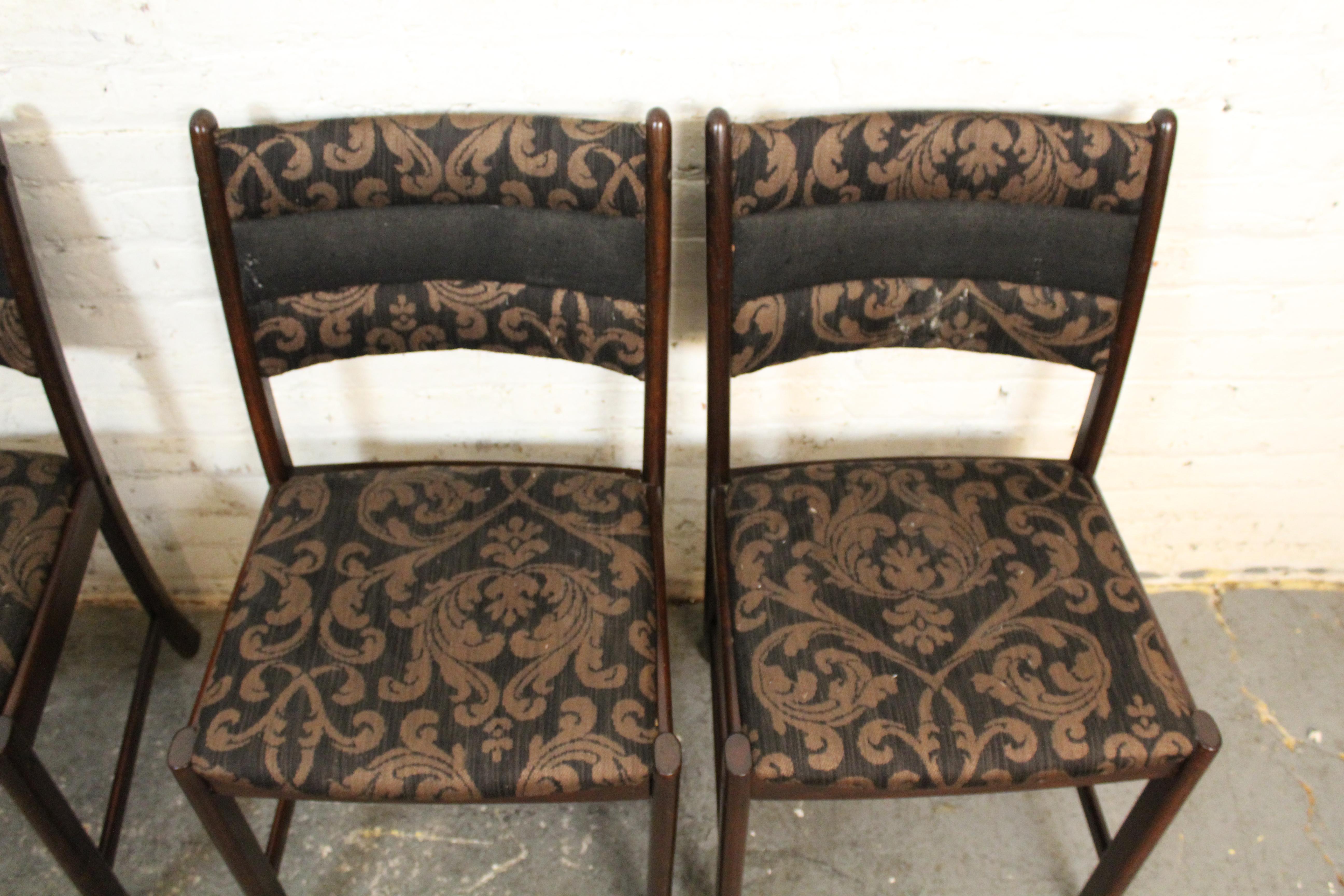 Mid-Century Vintage Palisander gepolsterte Esszimmerstühle im Zustand „Gut“ im Angebot in Brooklyn, NY
