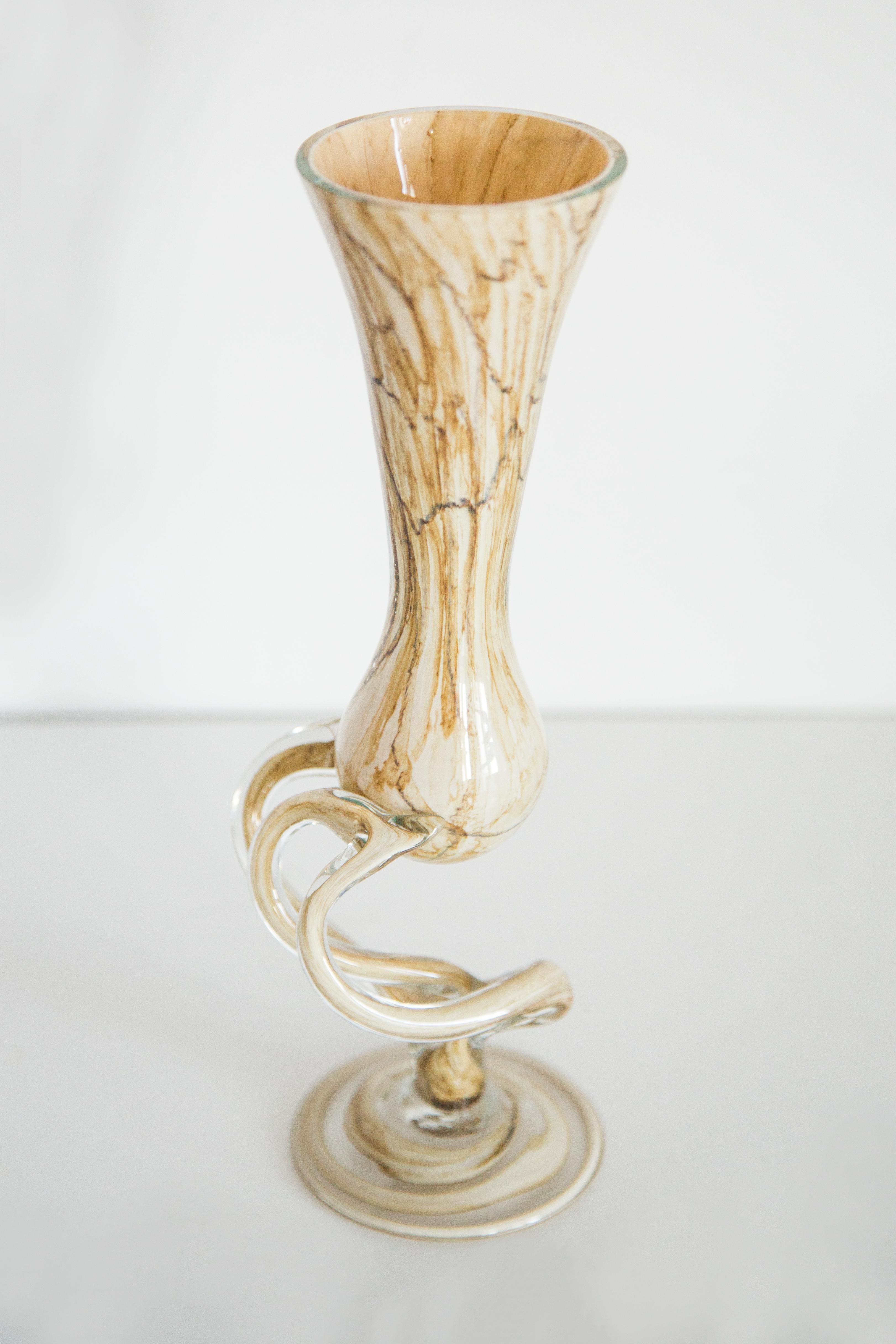 XX secolo Vaso di vetro Artistics beige sabbia, candeliere, Europa, anni '70 in vendita