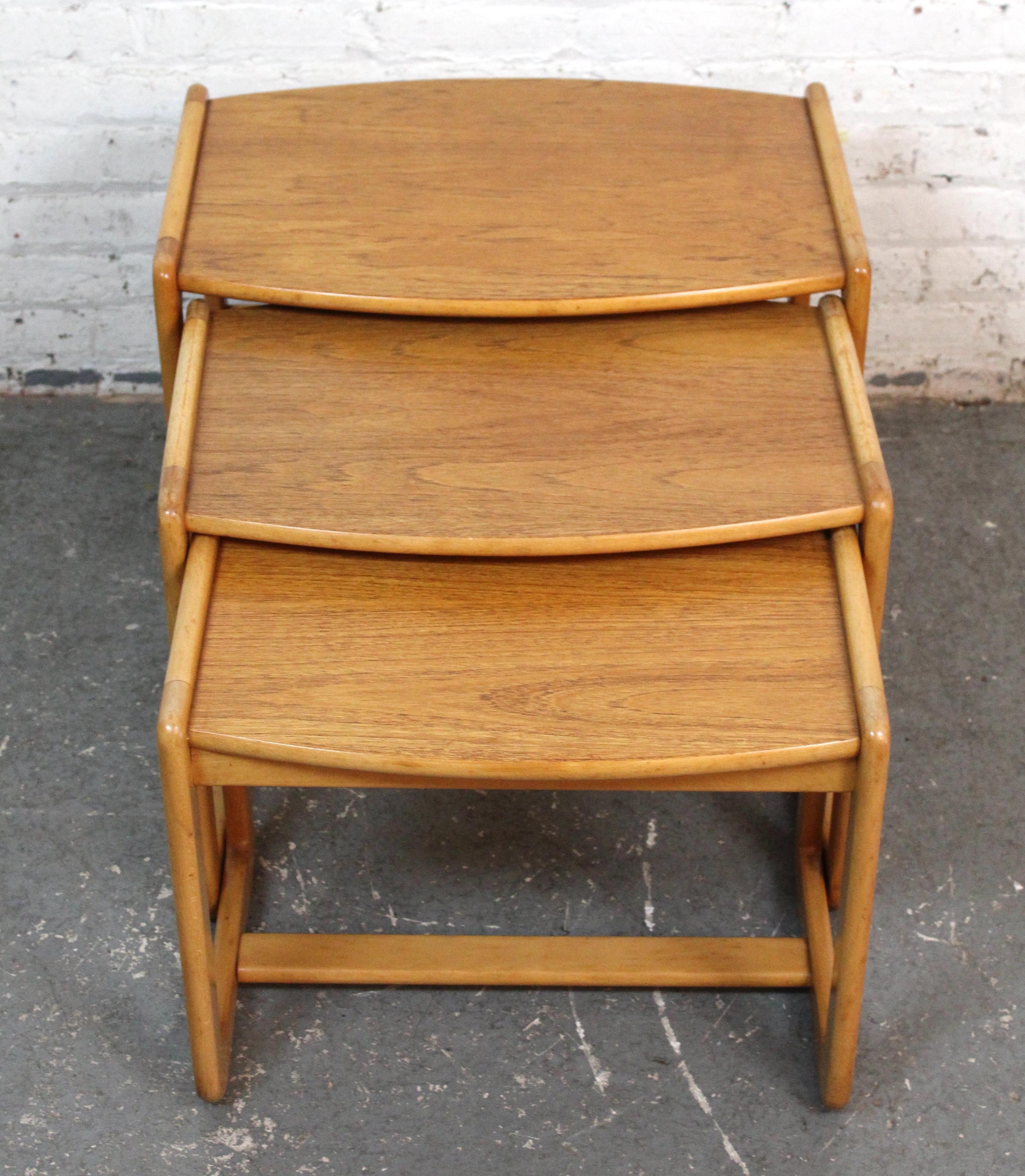 Mid-Century Vintage Skandinavisch-Modern-Stapeltische (Moderne der Mitte des Jahrhunderts)