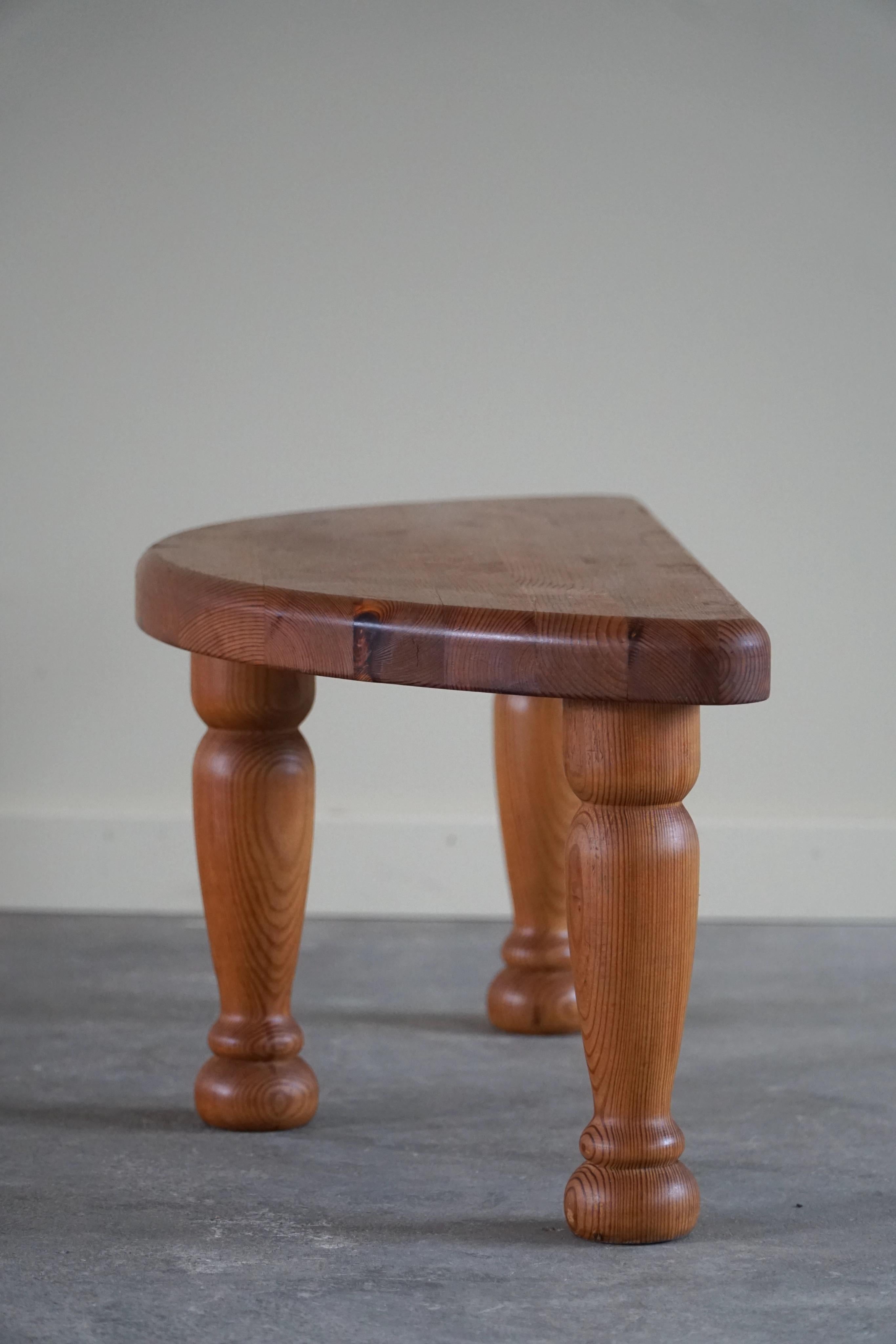 Midcentury Vintage Side Table / Tripod Stool in Solid Pine, Danish Modern, 1970 1