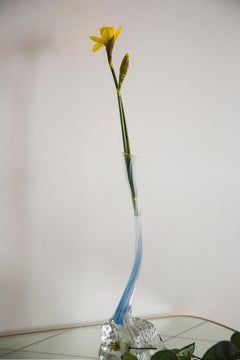 Jarrón decorativo de cristal azul de mediados de siglo, Europa, años 60