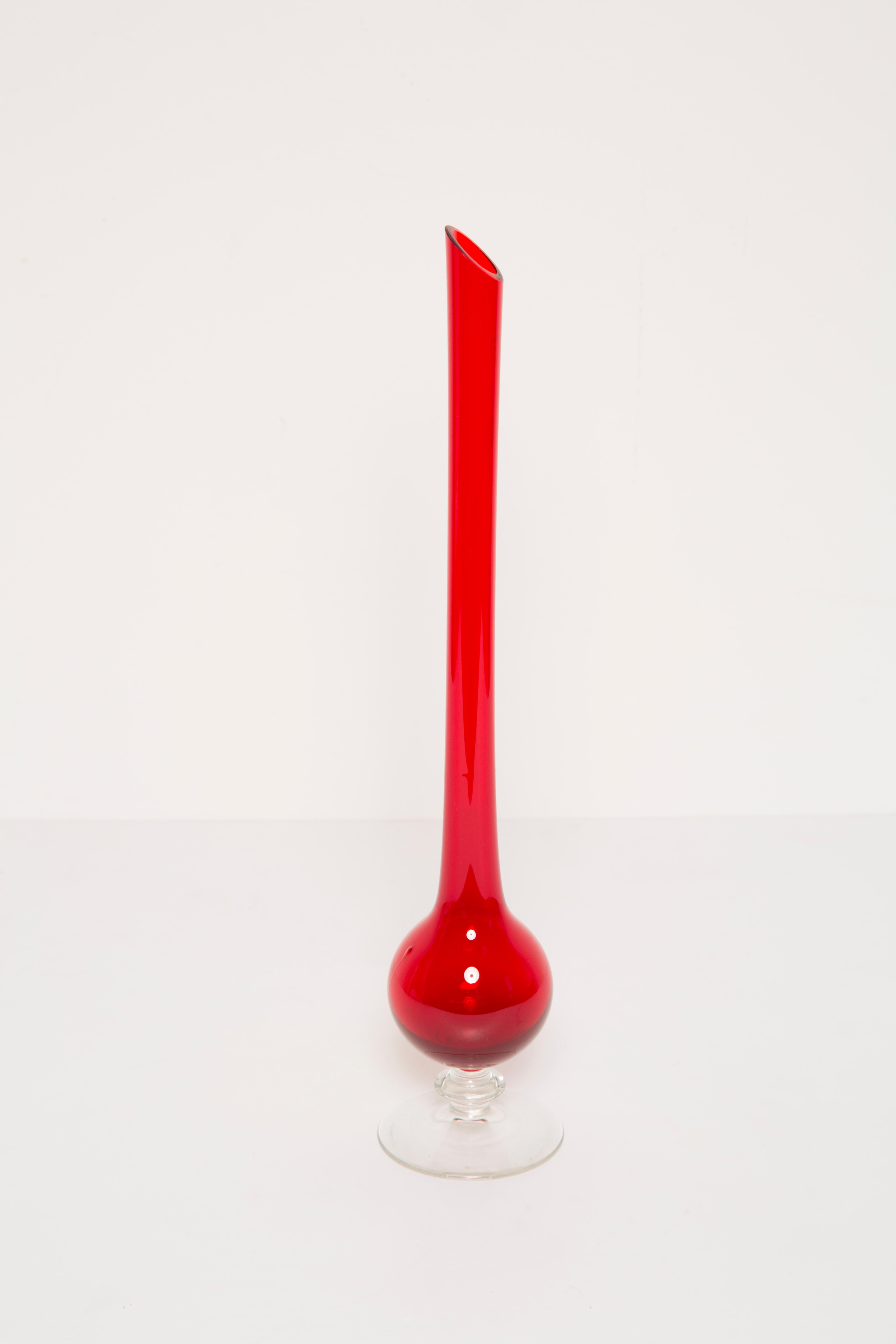 Midcentury Vintage Slim Red Decorative Glass Vase, Europe, 1960s For Sale 1