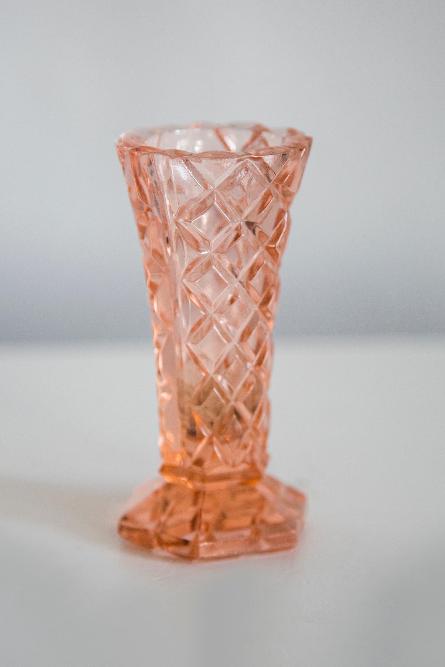 Mid Century Vintage Small Orange Crystal Vase, 20th Century, Europe, 1960s For Sale 8