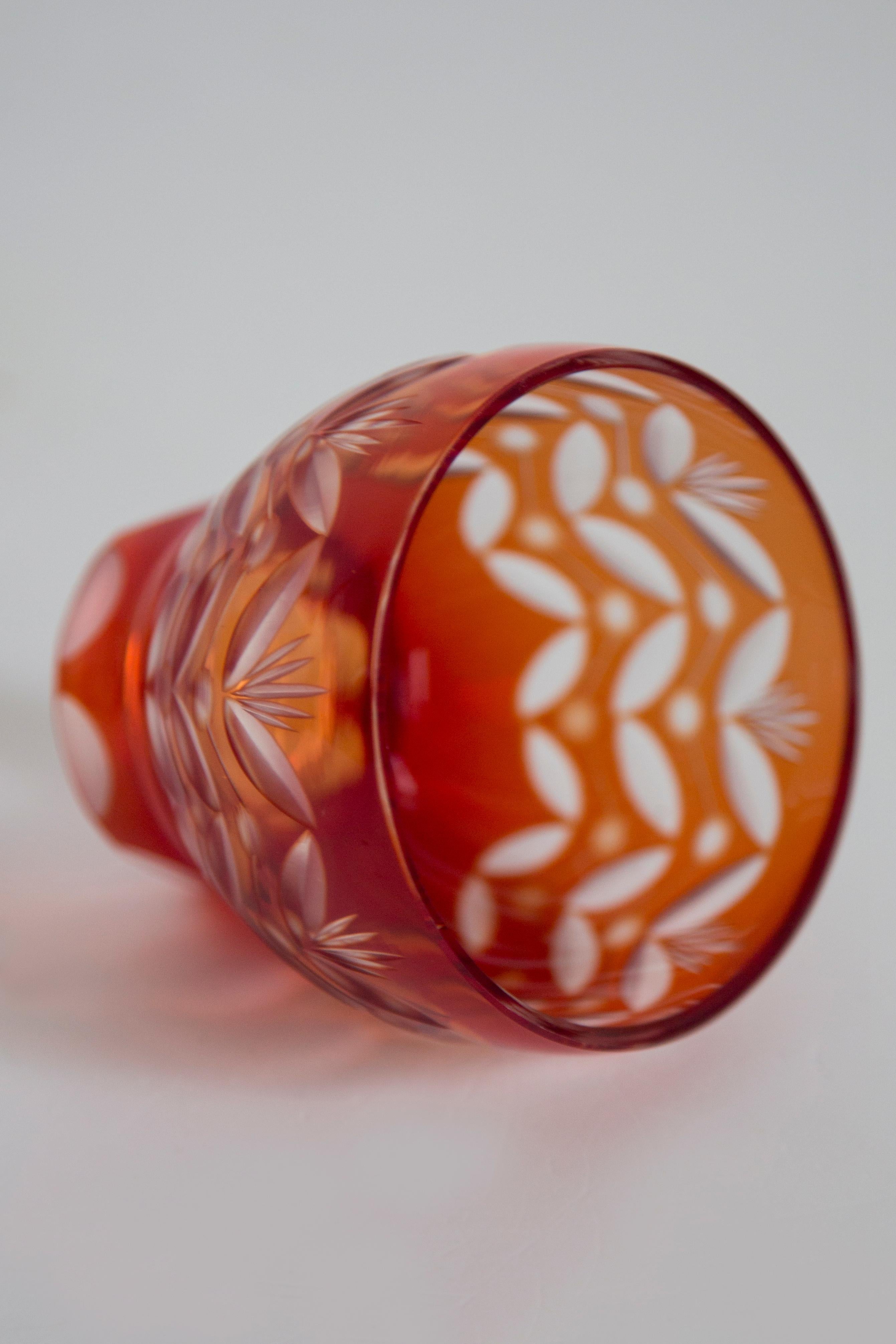 Mid Century Vintage Small Orange Red Crystal Vase, 20th Century, Europe, 1960s For Sale 4