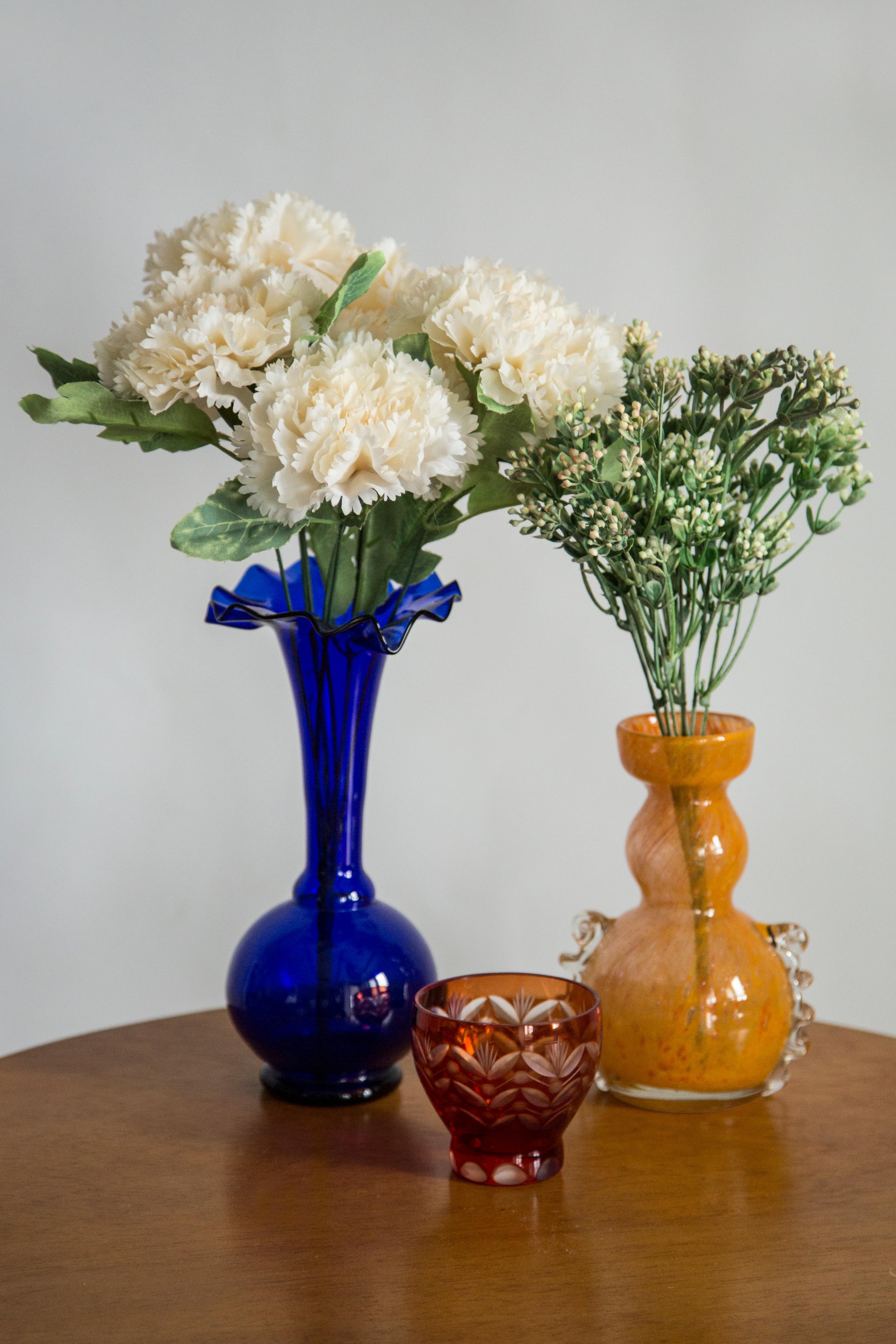 Vintage glass in very good condition. The vase looks like it has just been taken out of the box. Absolutely beautiful and rare red orange crystal. Made in Poland. Only one unique piece. 



 