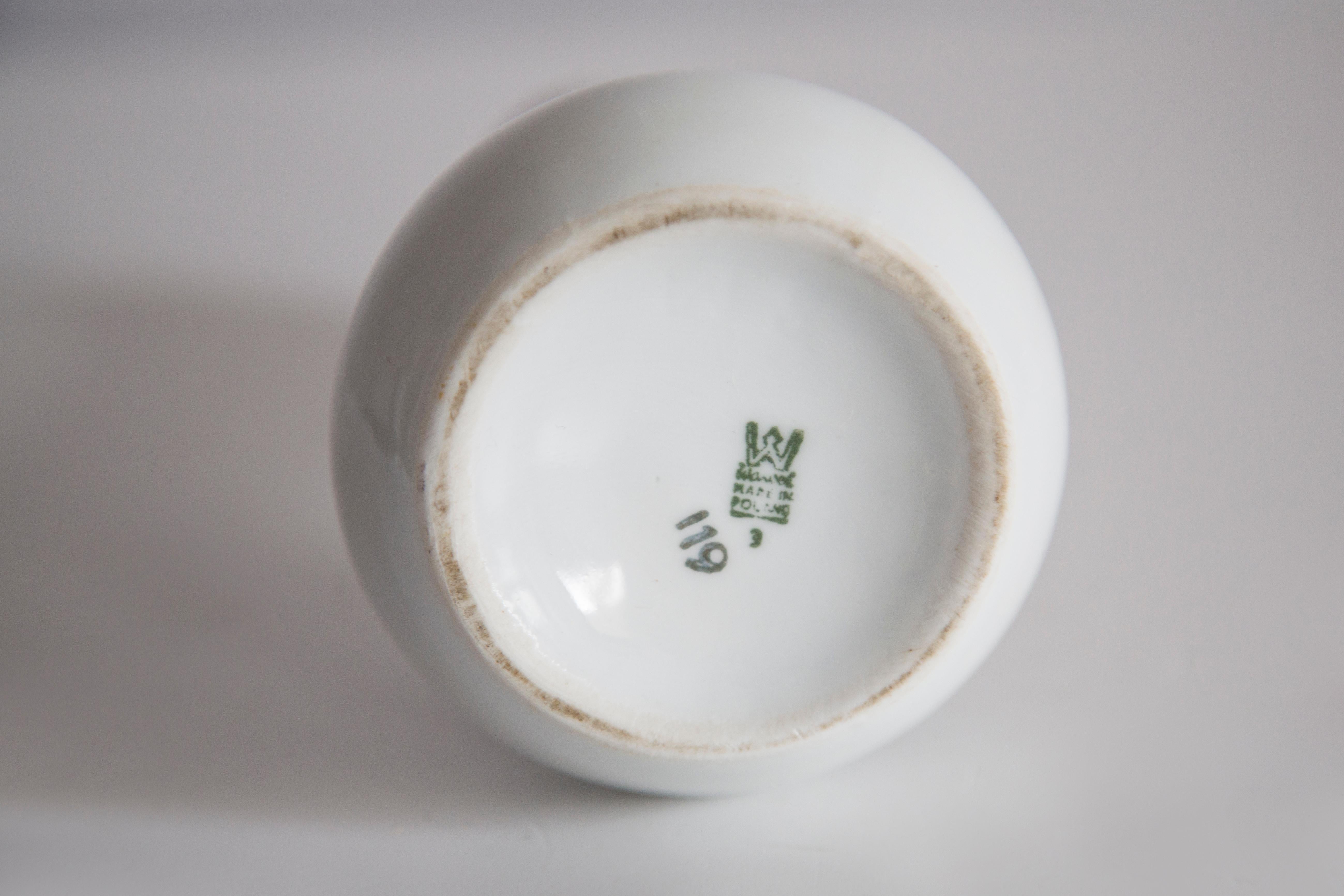 Mid Century Vintage Small Porcelain Ceramic Vase, Europe, 1960s In Good Condition For Sale In 05-080 Hornowek, PL