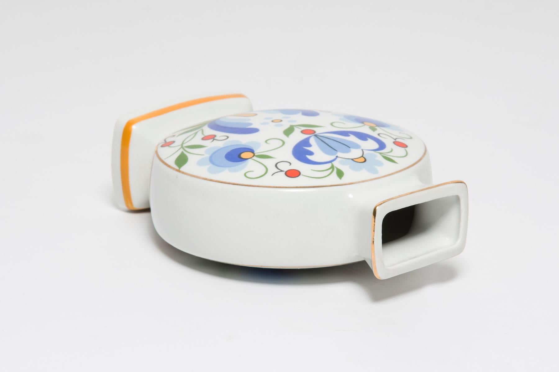 Mid Century Vintage Small Porcelain Ceramic Vase, Lubiana, Europe, 1960s For Sale 4