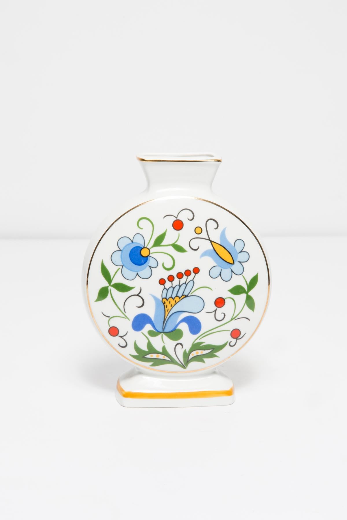 Mid Century Vintage Small Porcelain Ceramic Vase, Lubiana, Europe, 1960s For Sale 1