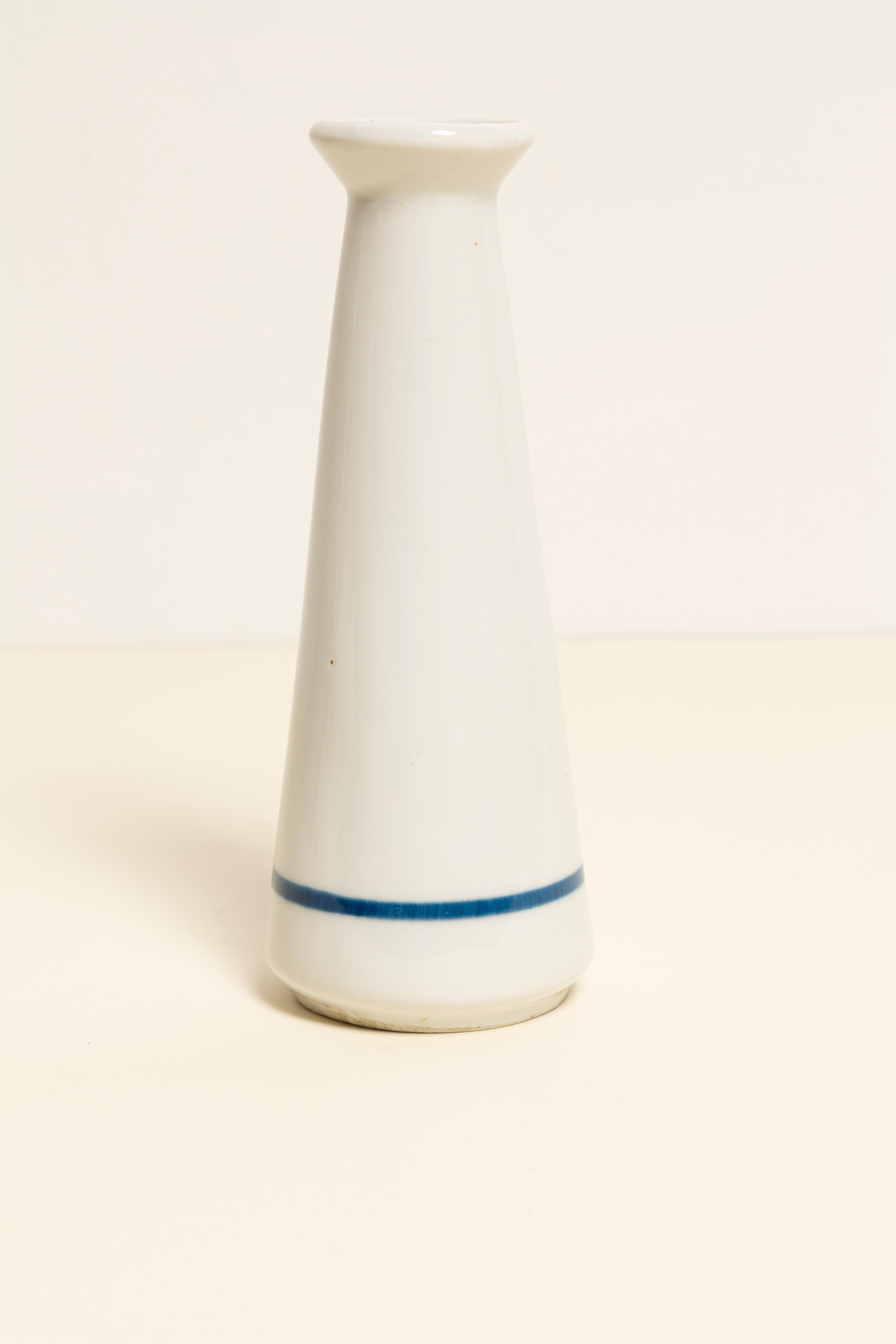 Midcentury Vintage Small Porcelain White Vase, Europe, 1960s 1