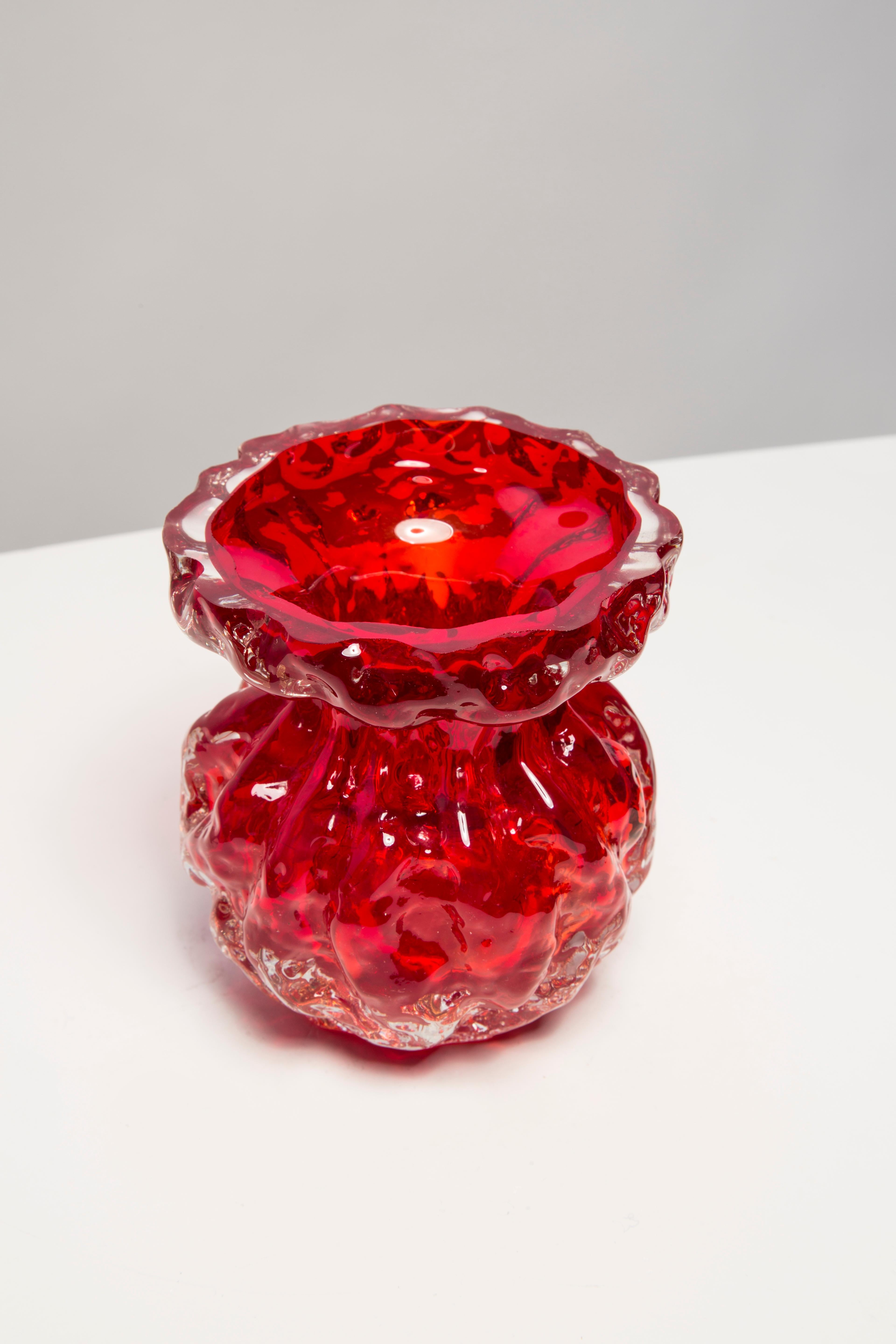20th Century Mid Century Vintage Small Red Ingrid Glass Vase Rock Crystal, Germany, 1970s For Sale