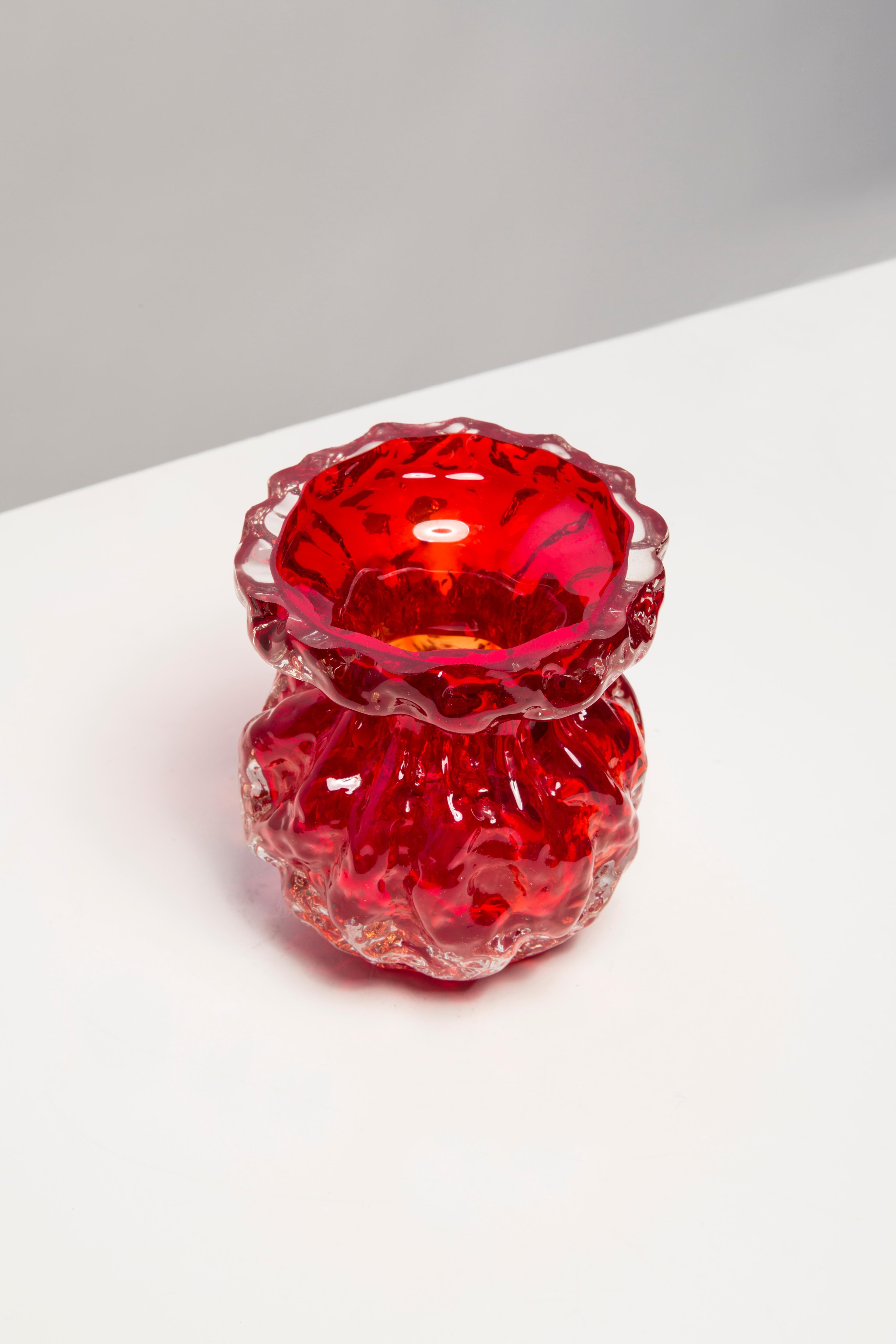 Mid Century Vintage Small Red Ingrid Glass Vase Rock Crystal, Germany, 1970s For Sale 1
