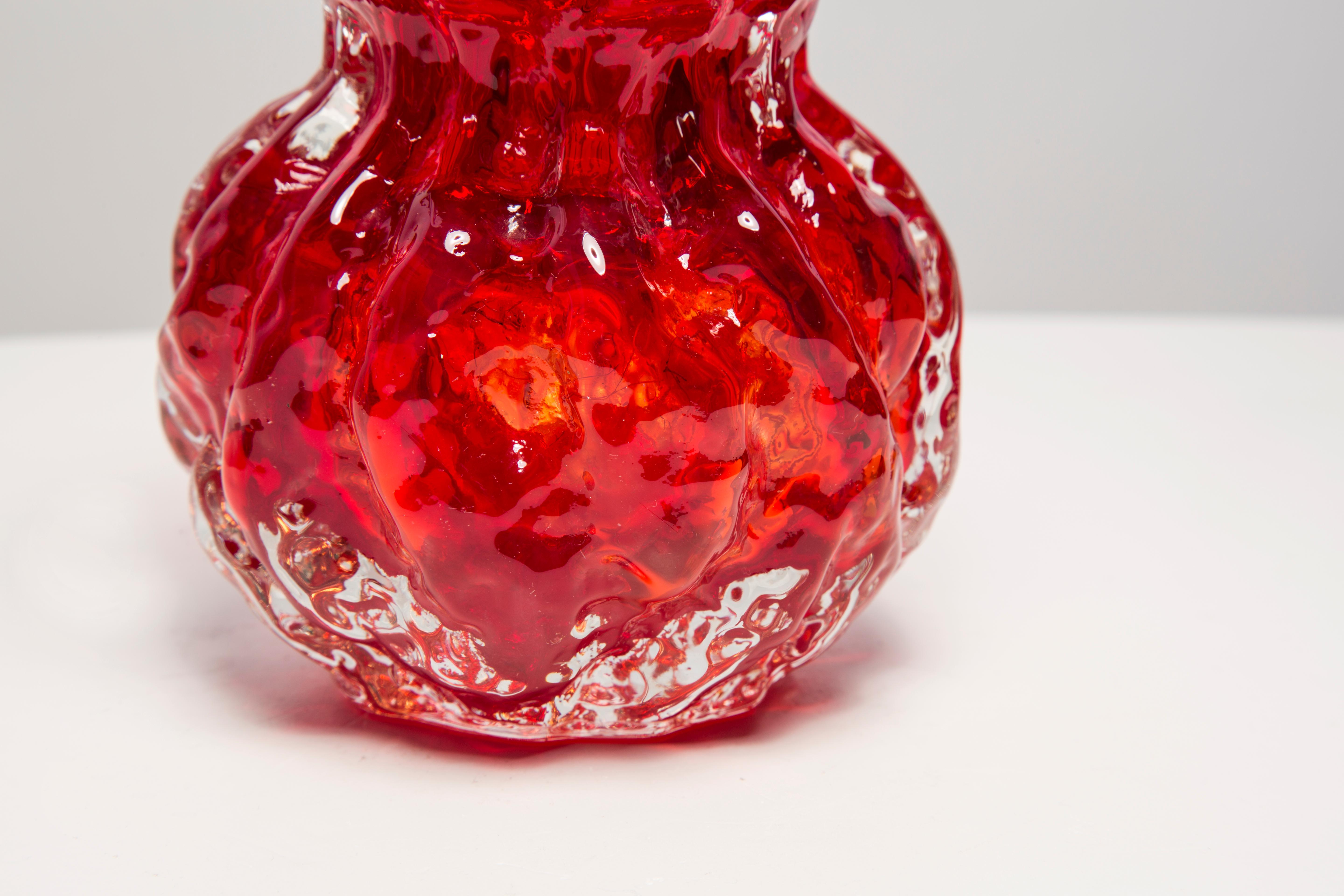Mid Century Vintage Small Red Ingrid Glass Vase Rock Crystal, Germany, 1970s For Sale 3
