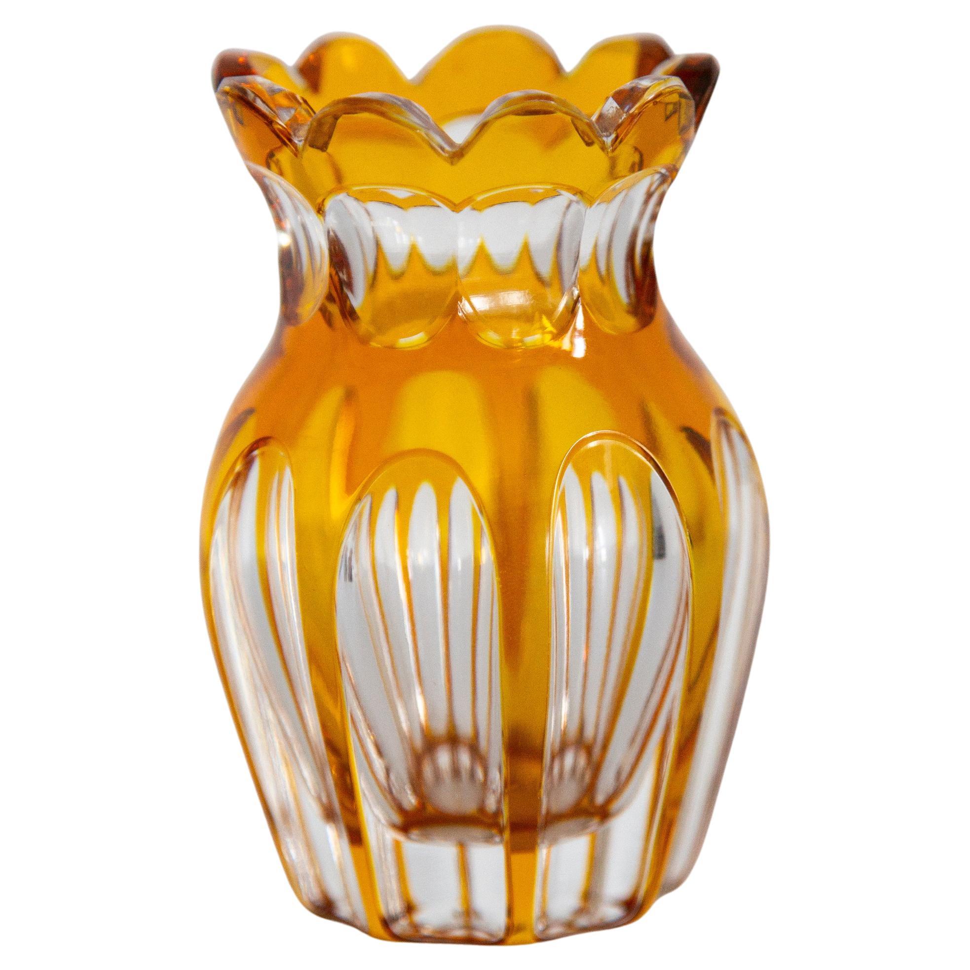 Jarrón pequeño de cristal amarillo Mid Century Vintage, Europa, años 60