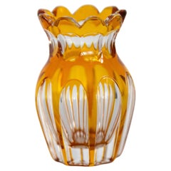 Jarrón pequeño de cristal amarillo Mid Century Vintage, Europa, años 60