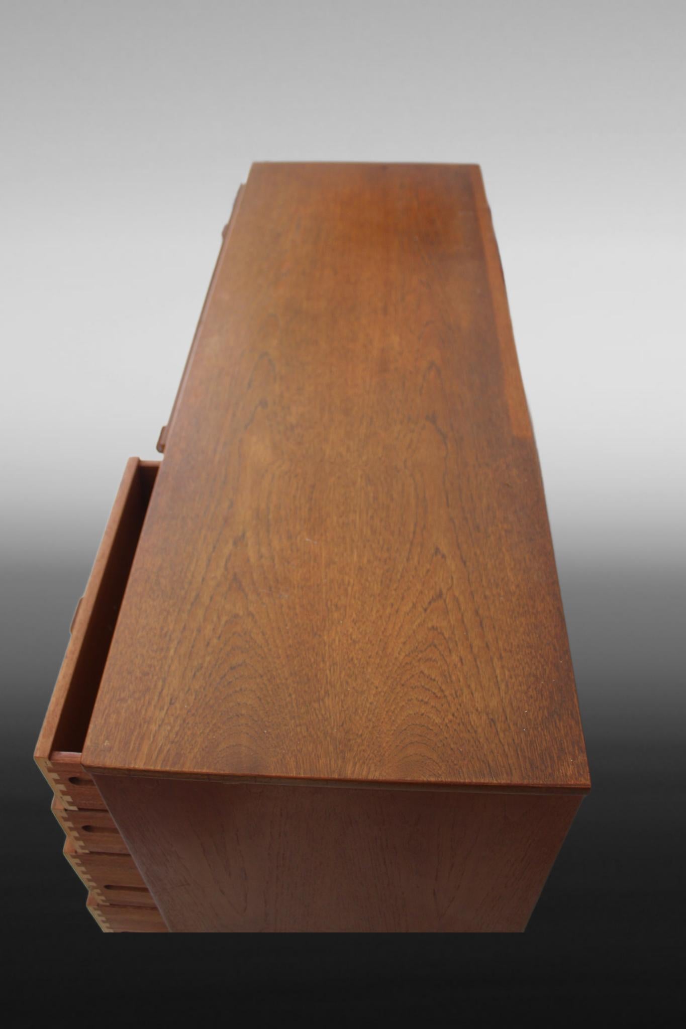 Mid Century Vintage STAG Teak Chest of 8 Drawers For Sale 13