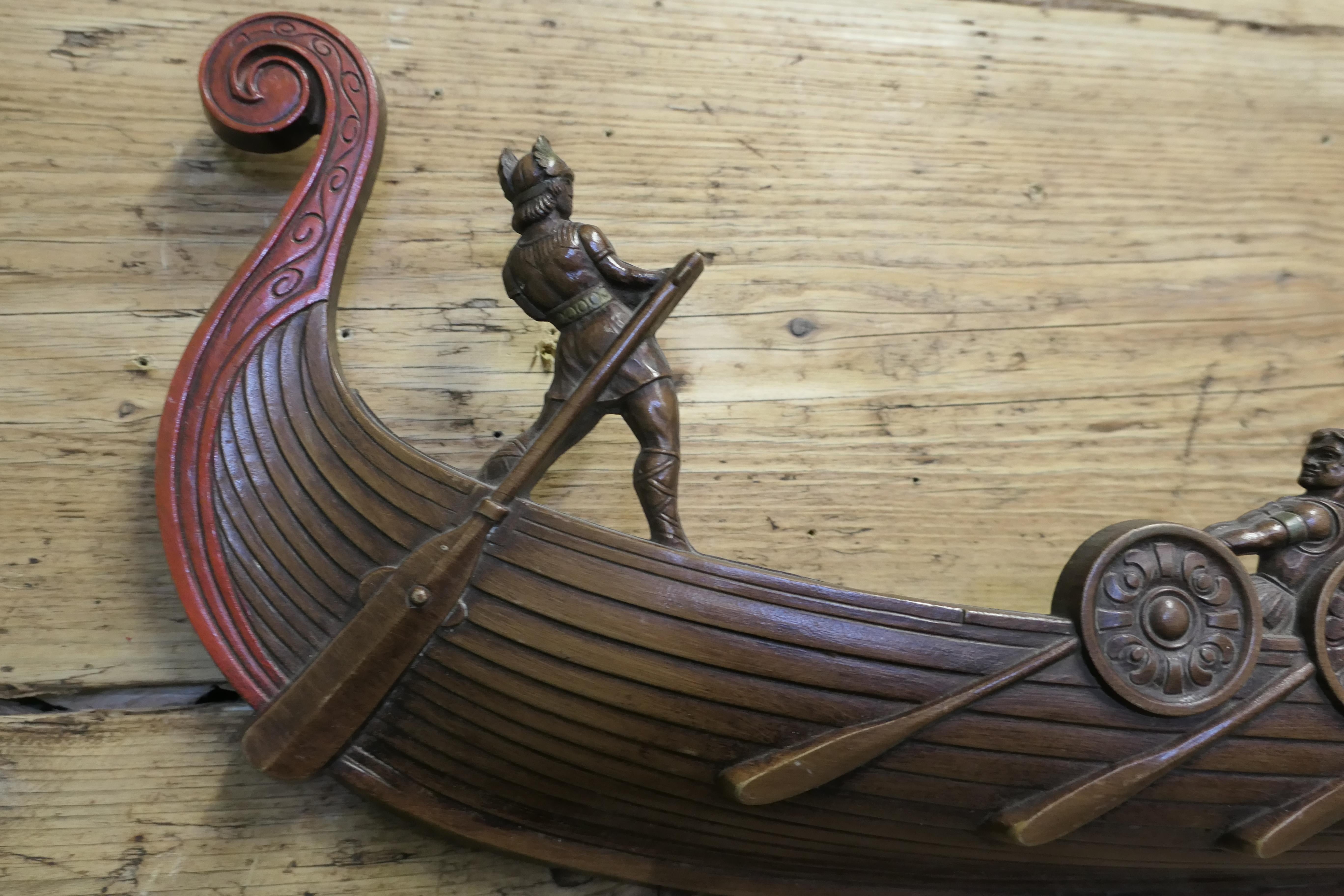 Art of Vintage By Vintage Syroco Viking Ship Wall Art Bon état - En vente à Godshill, Isle of Wight
