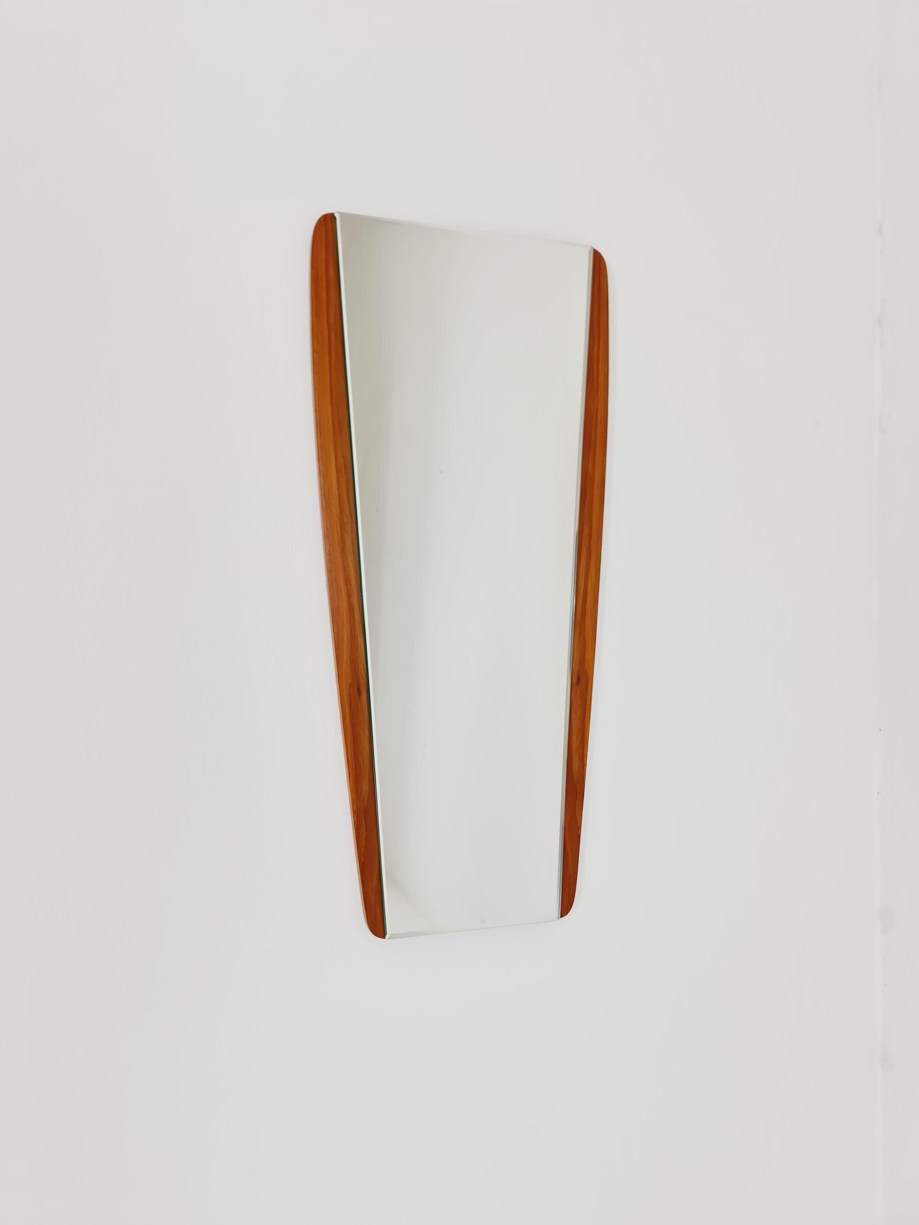 Specchio da parete danese in teak vintage del 1960 in vendita 3