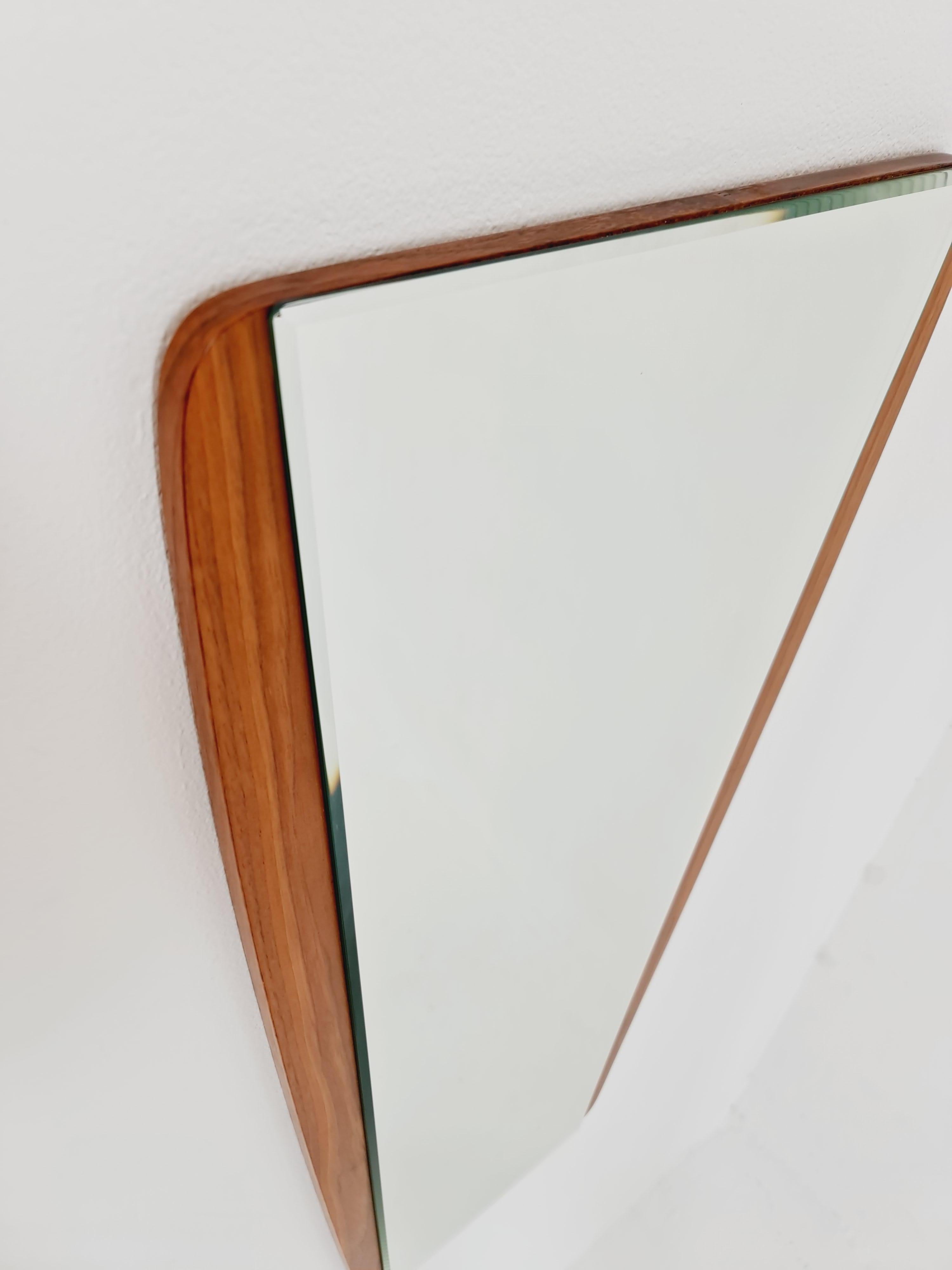 Specchio da parete danese in teak vintage del 1960 In condizioni buone in vendita a Gaggenau, DE