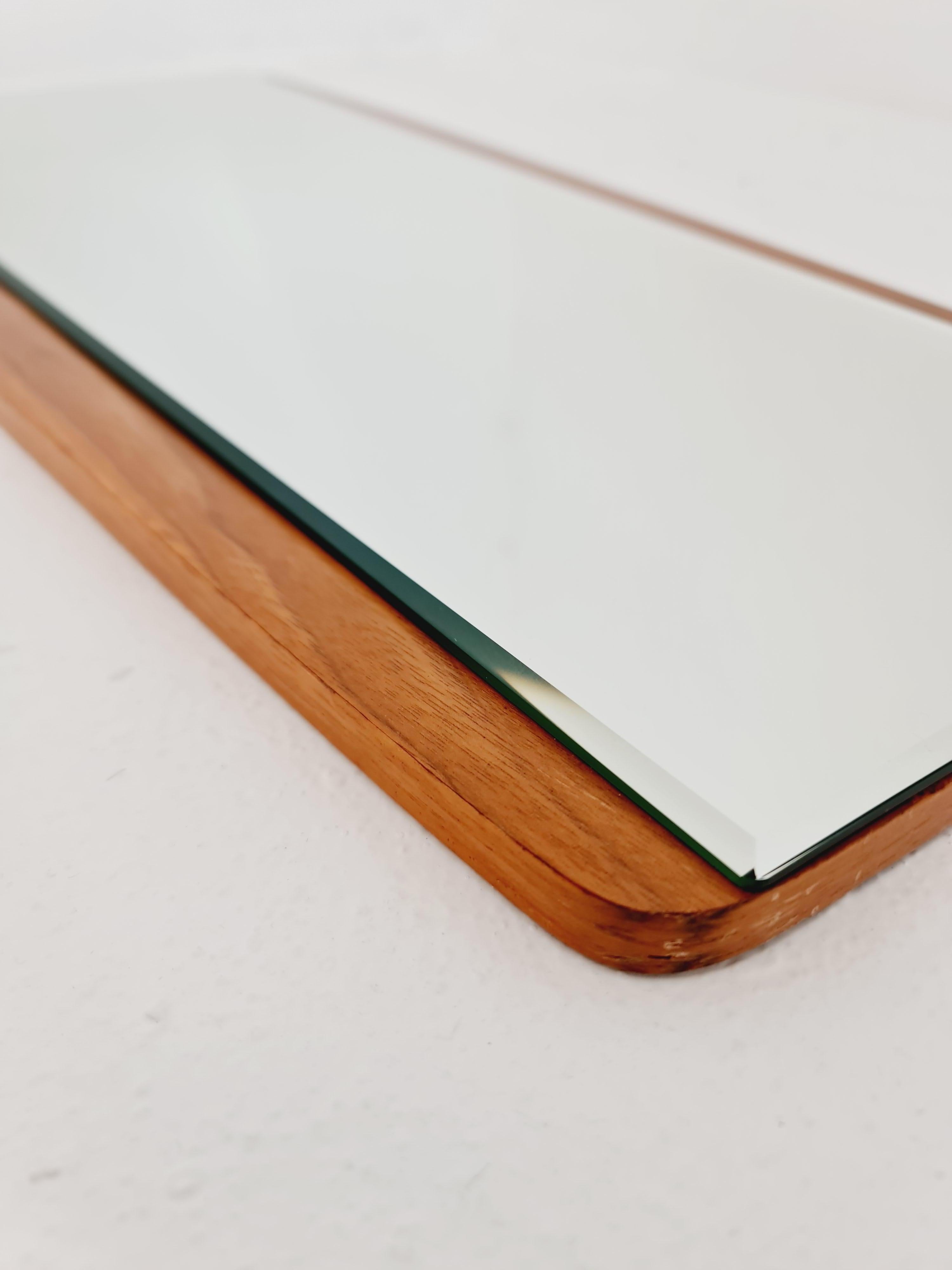 Specchio da parete danese in teak vintage del 1960 in vendita 1