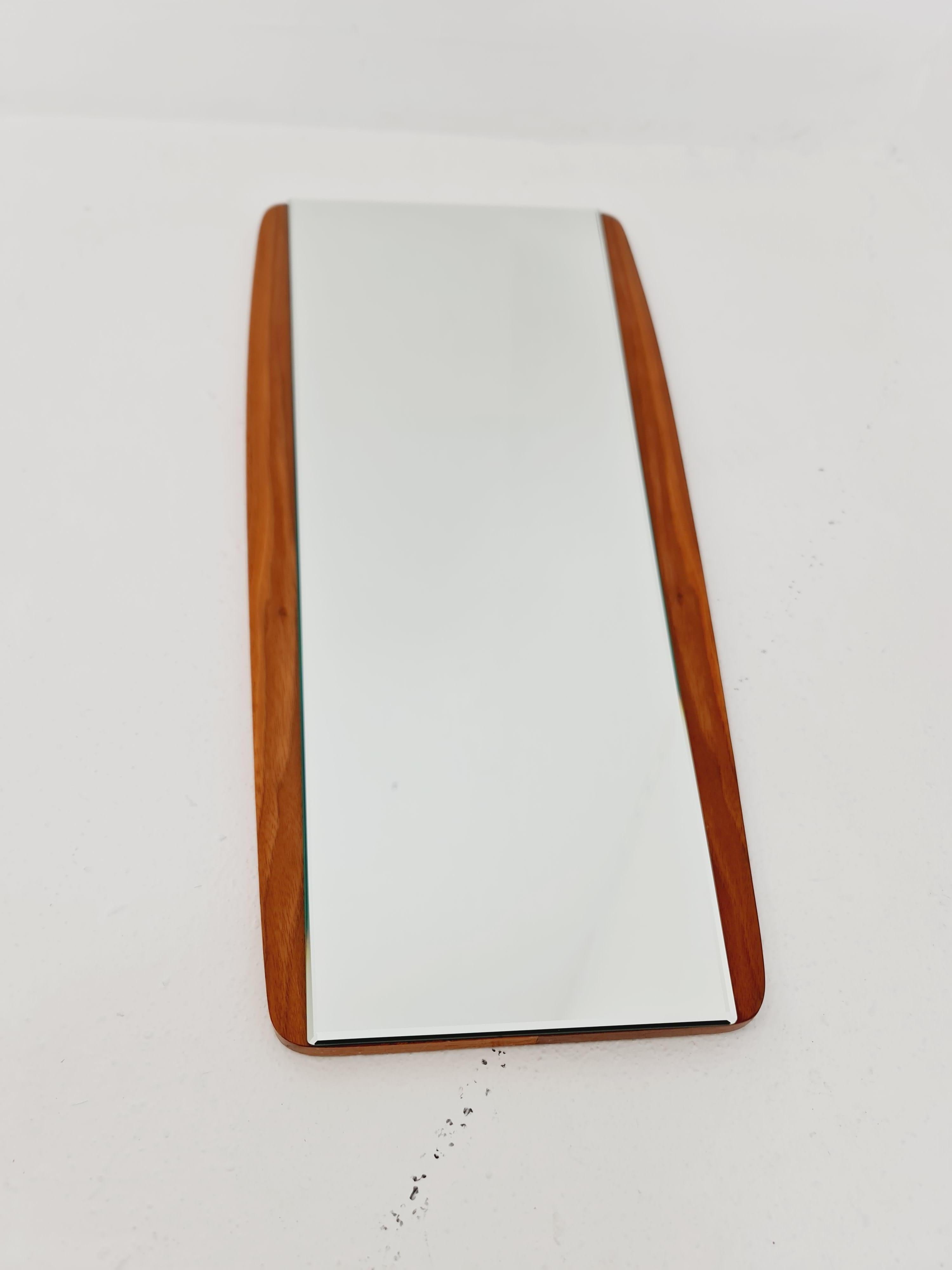 Specchio da parete danese in teak vintage del 1960 in vendita 2